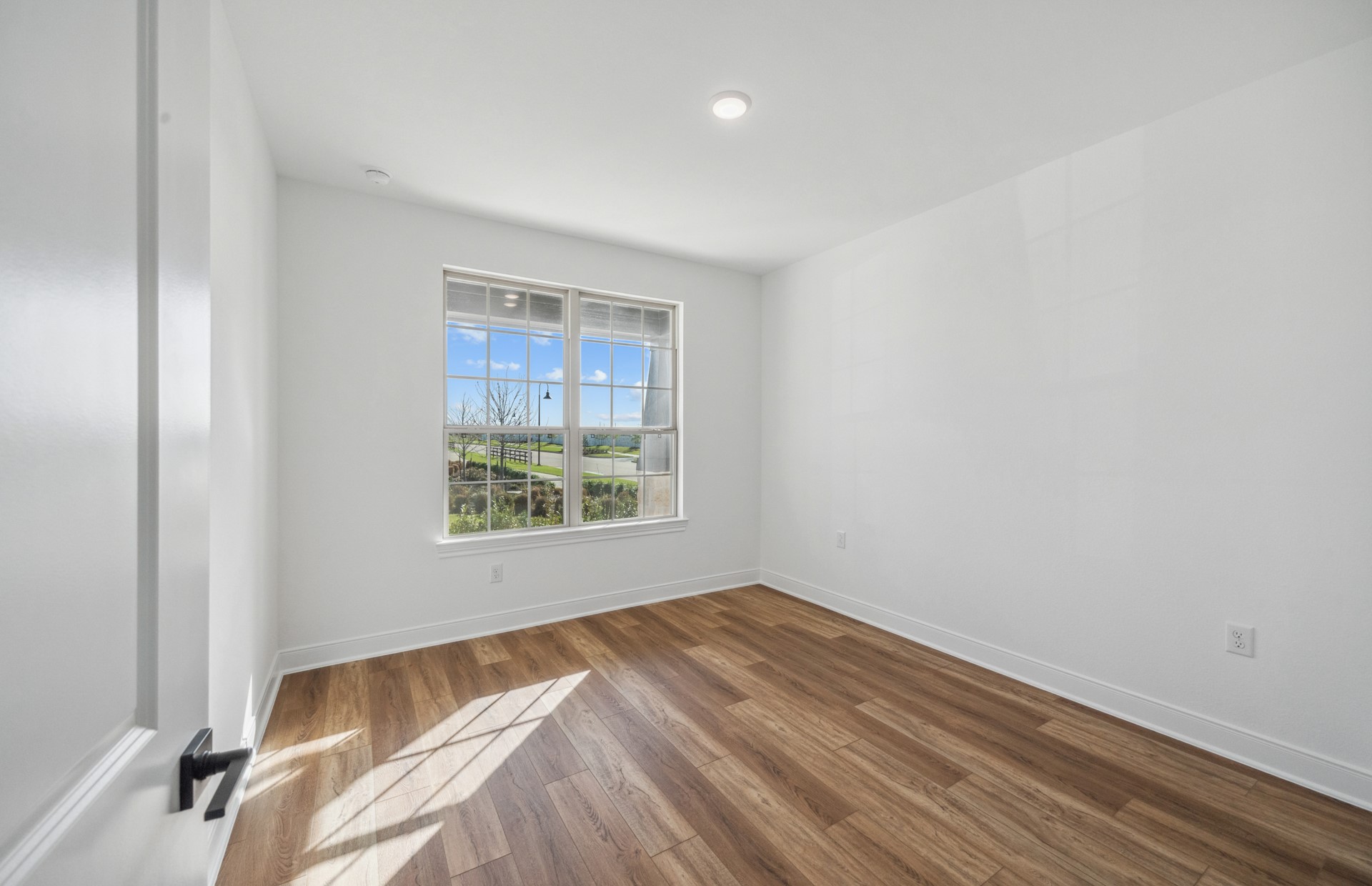 31726 Pleasant View Court Property Photo 2
