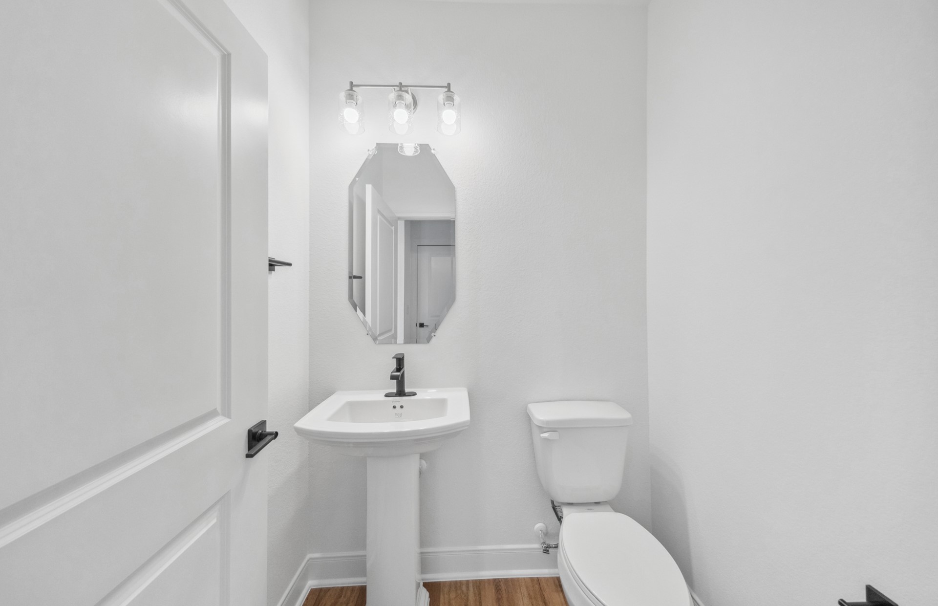31726 Pleasant View Court Property Photo 6