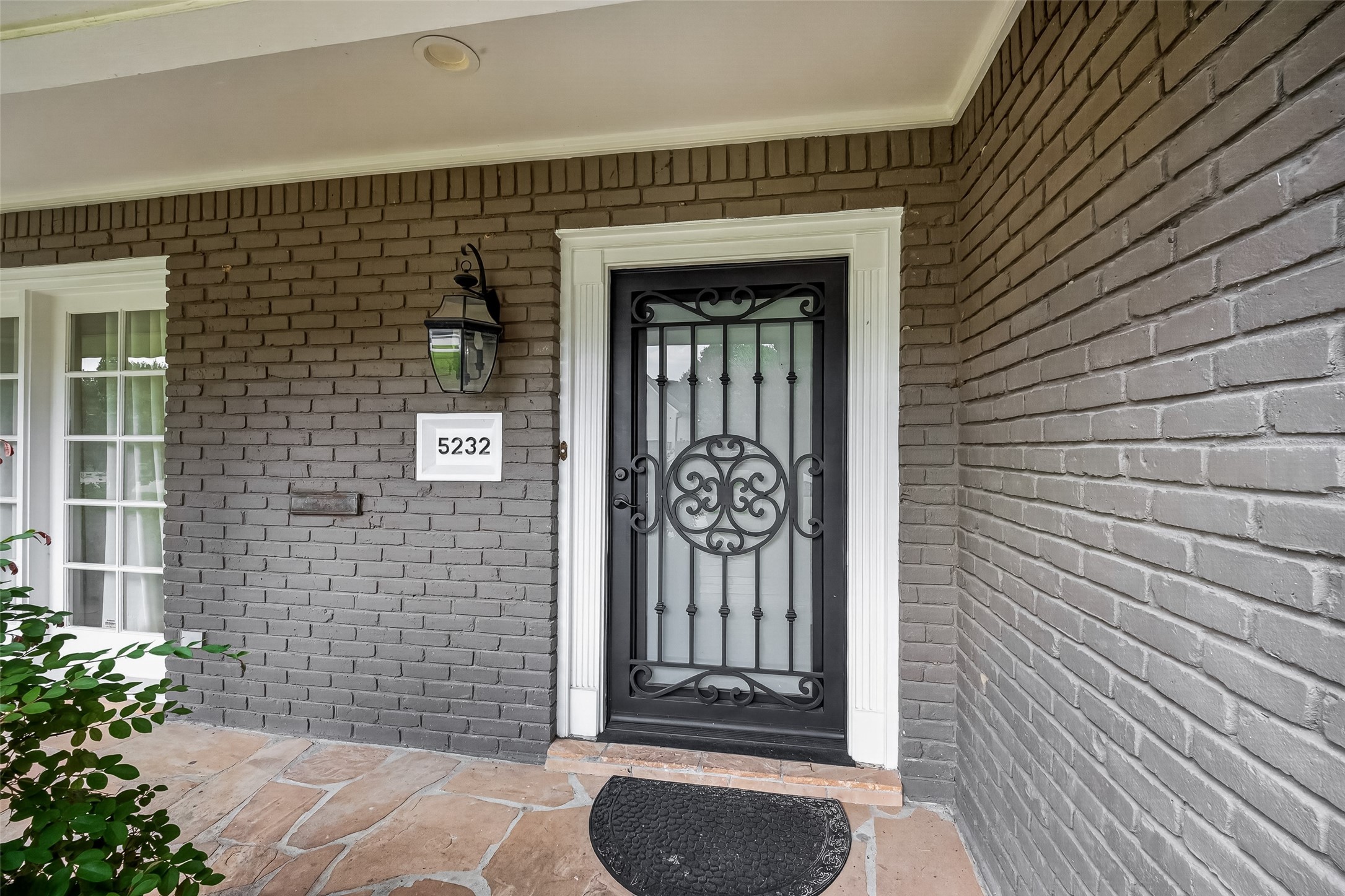 5232 Piping Rock Ln Lane Property Photo 3