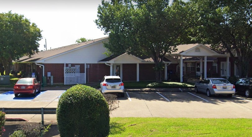 2701 Stanberry Drive Property Photo 4