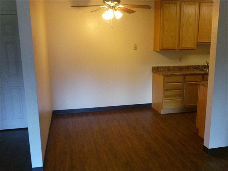 2701 Stanberry Drive Property Photo 9