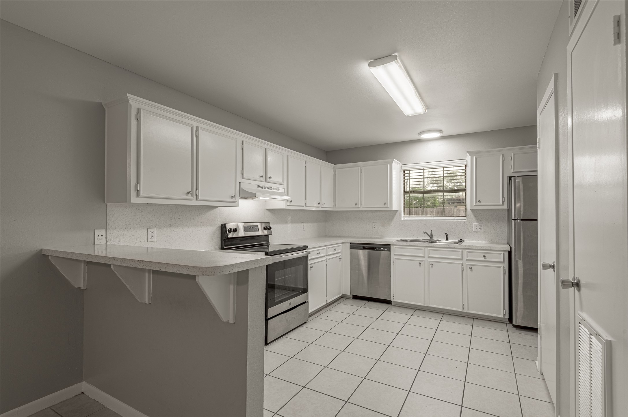 600 Palm Street 10 Property Photo 7