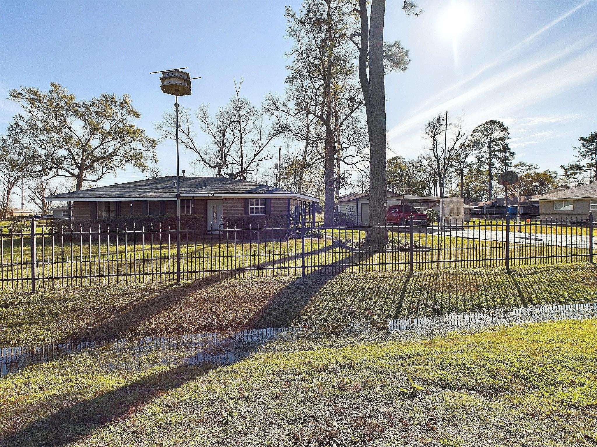 2814 Balmorhea Avenue Property Photo 2