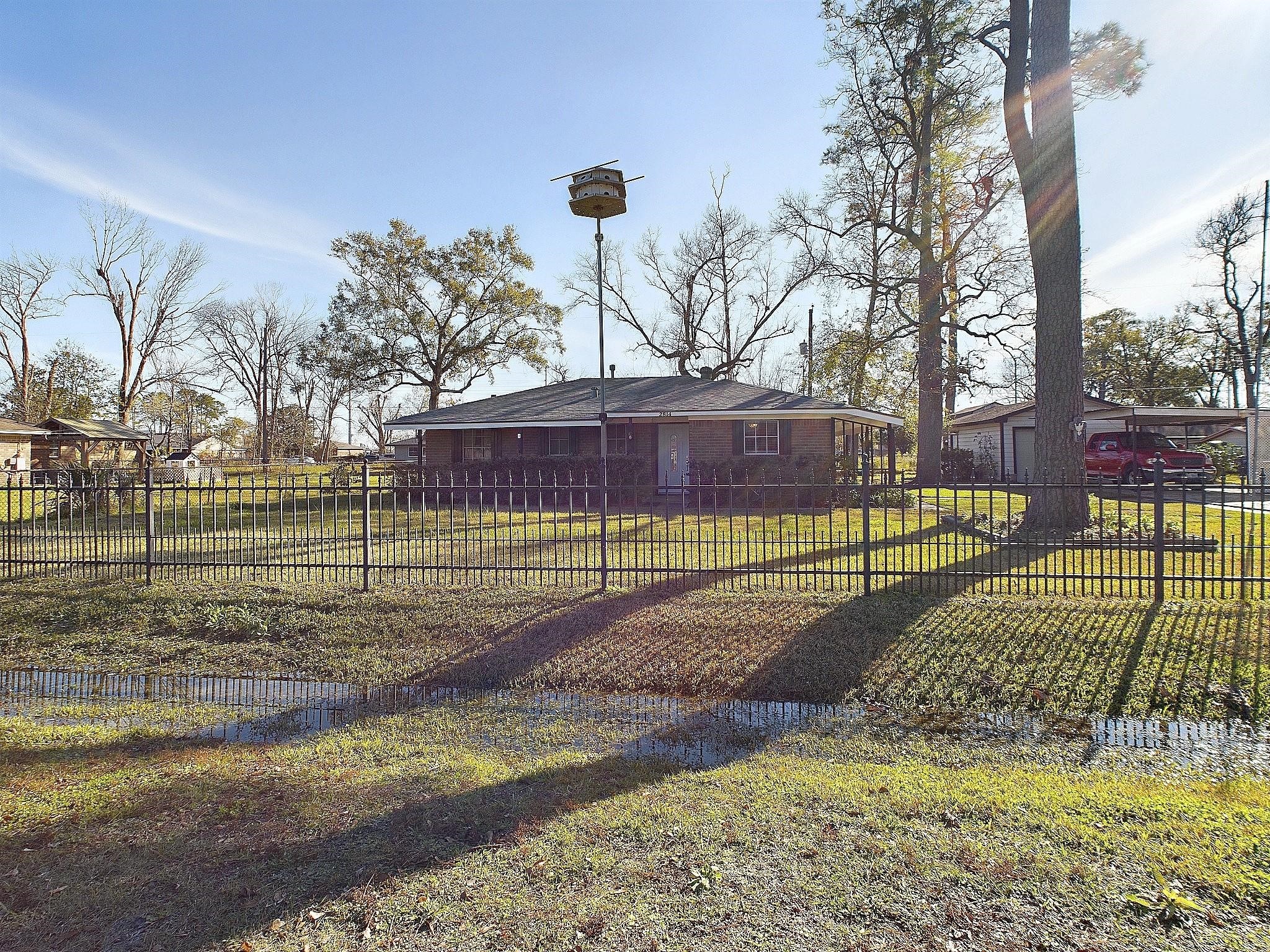 2814 Balmorhea Avenue Property Photo 3