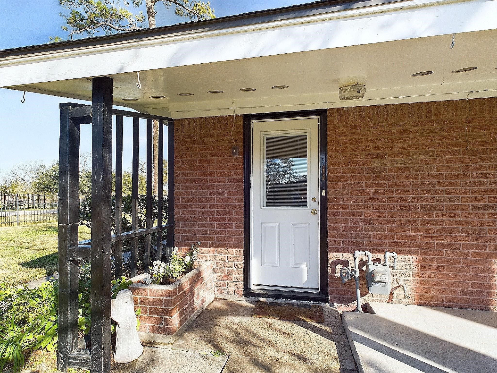 2814 Balmorhea Avenue Property Photo 7