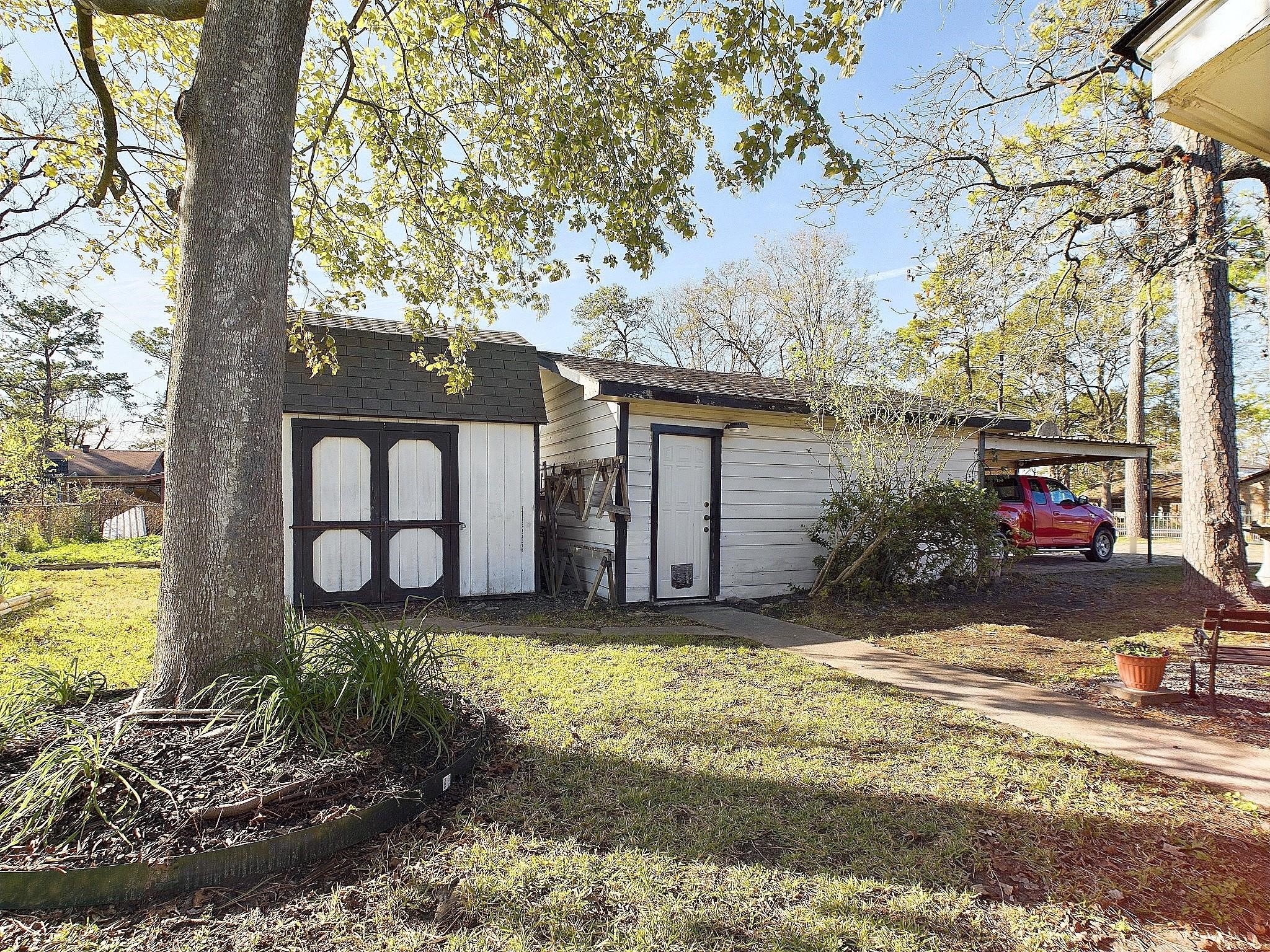2814 Balmorhea Avenue Property Photo 11
