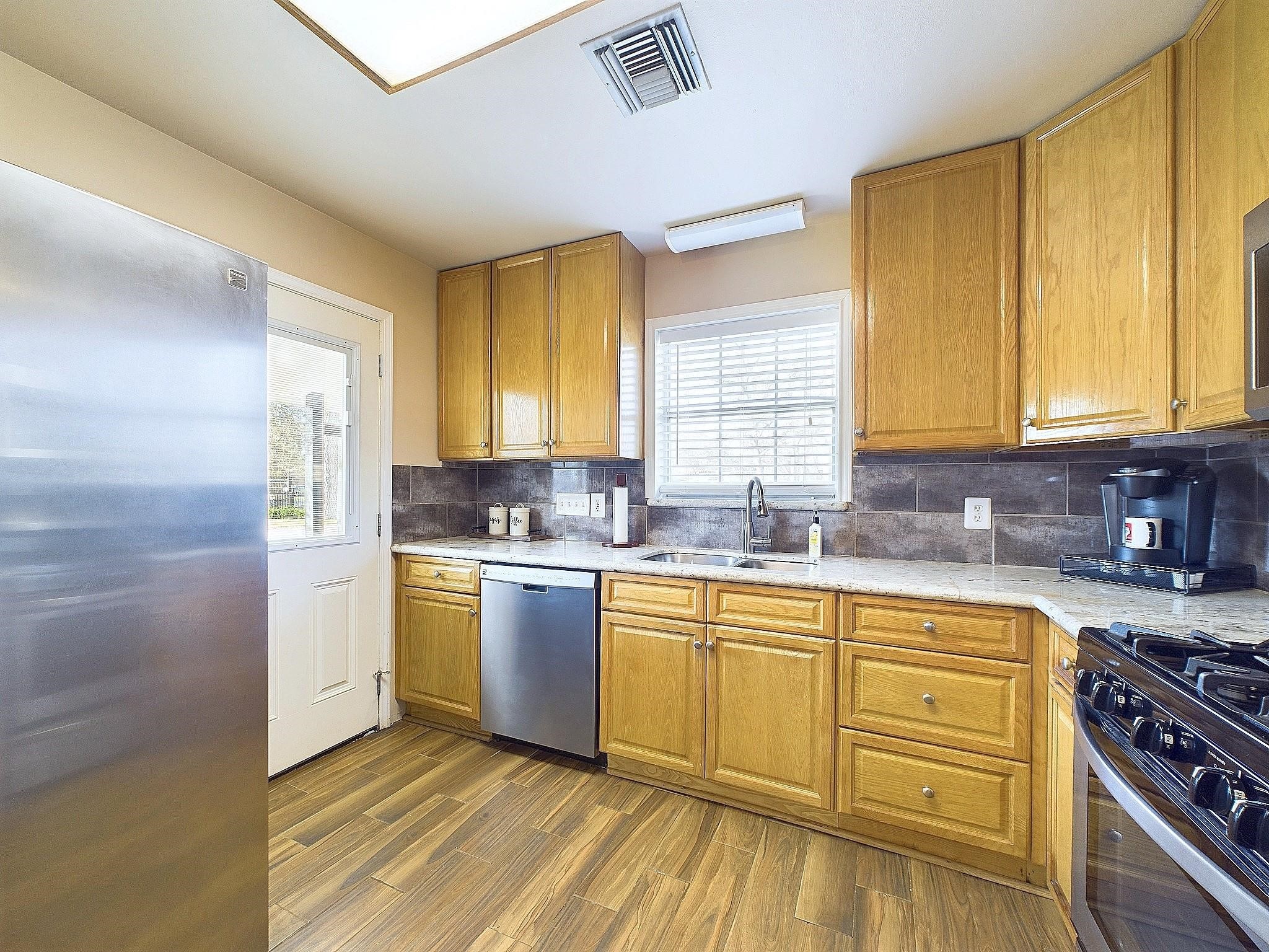 2814 Balmorhea Avenue Property Photo 21