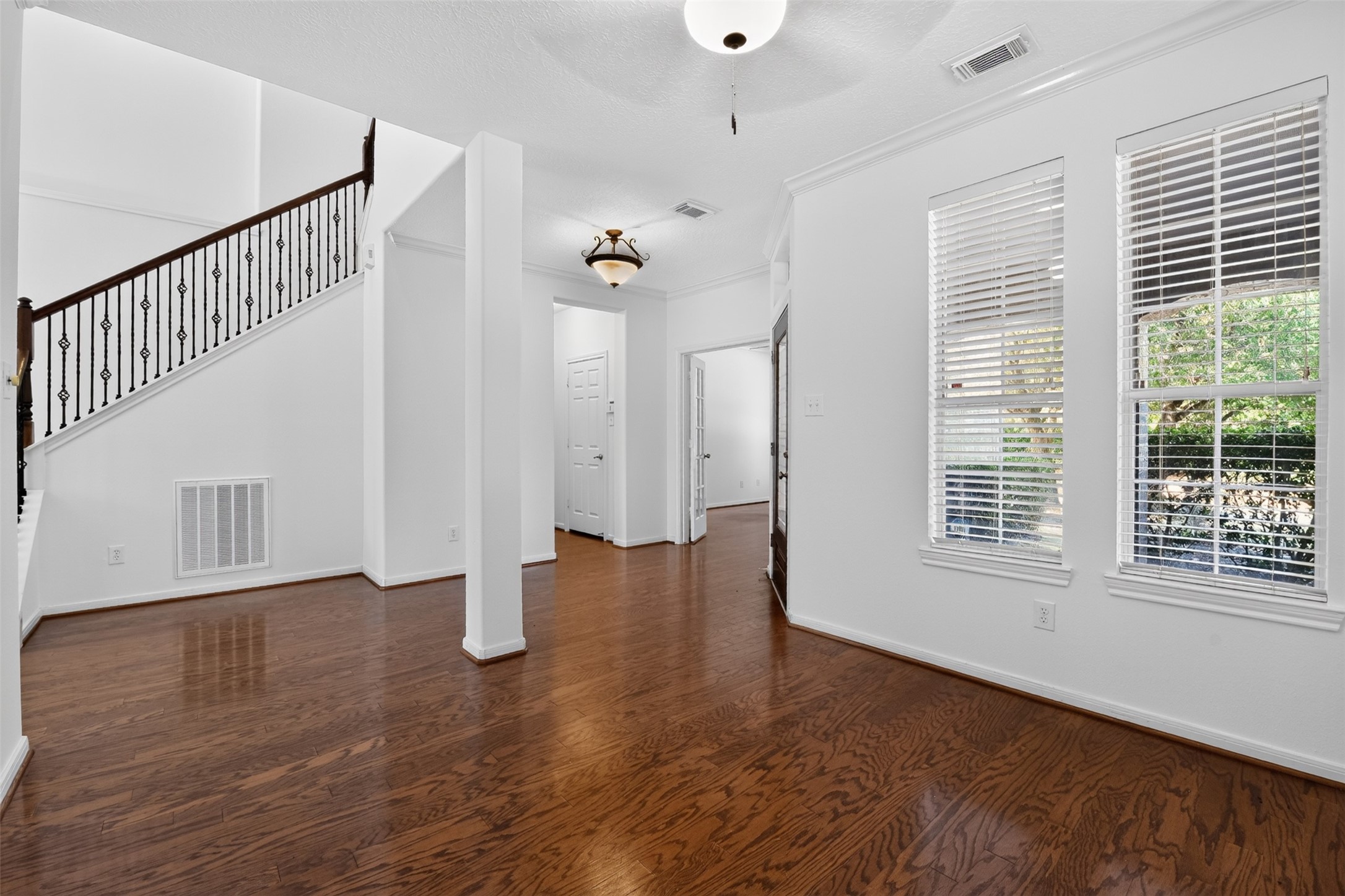3 W Archwyck Circle Property Photo 6