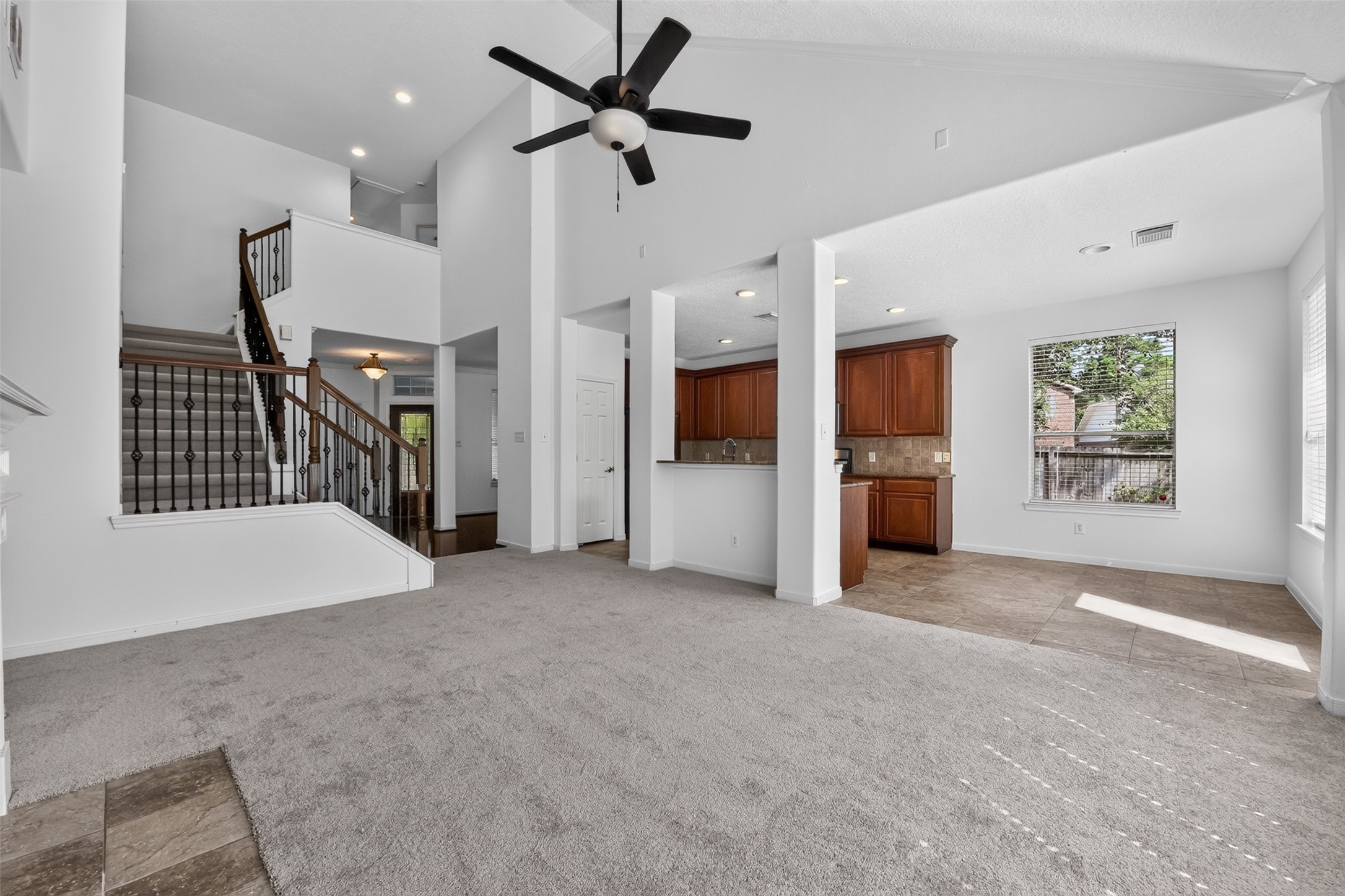 3 W Archwyck Circle Property Photo 8