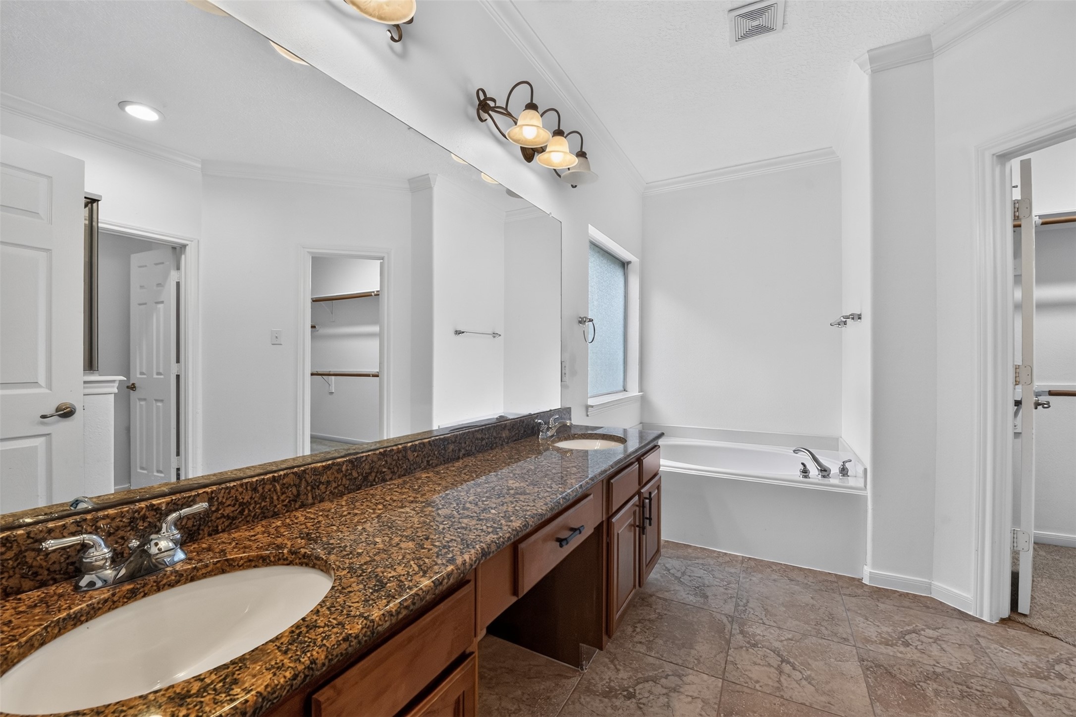 3 W Archwyck Circle Property Photo 16
