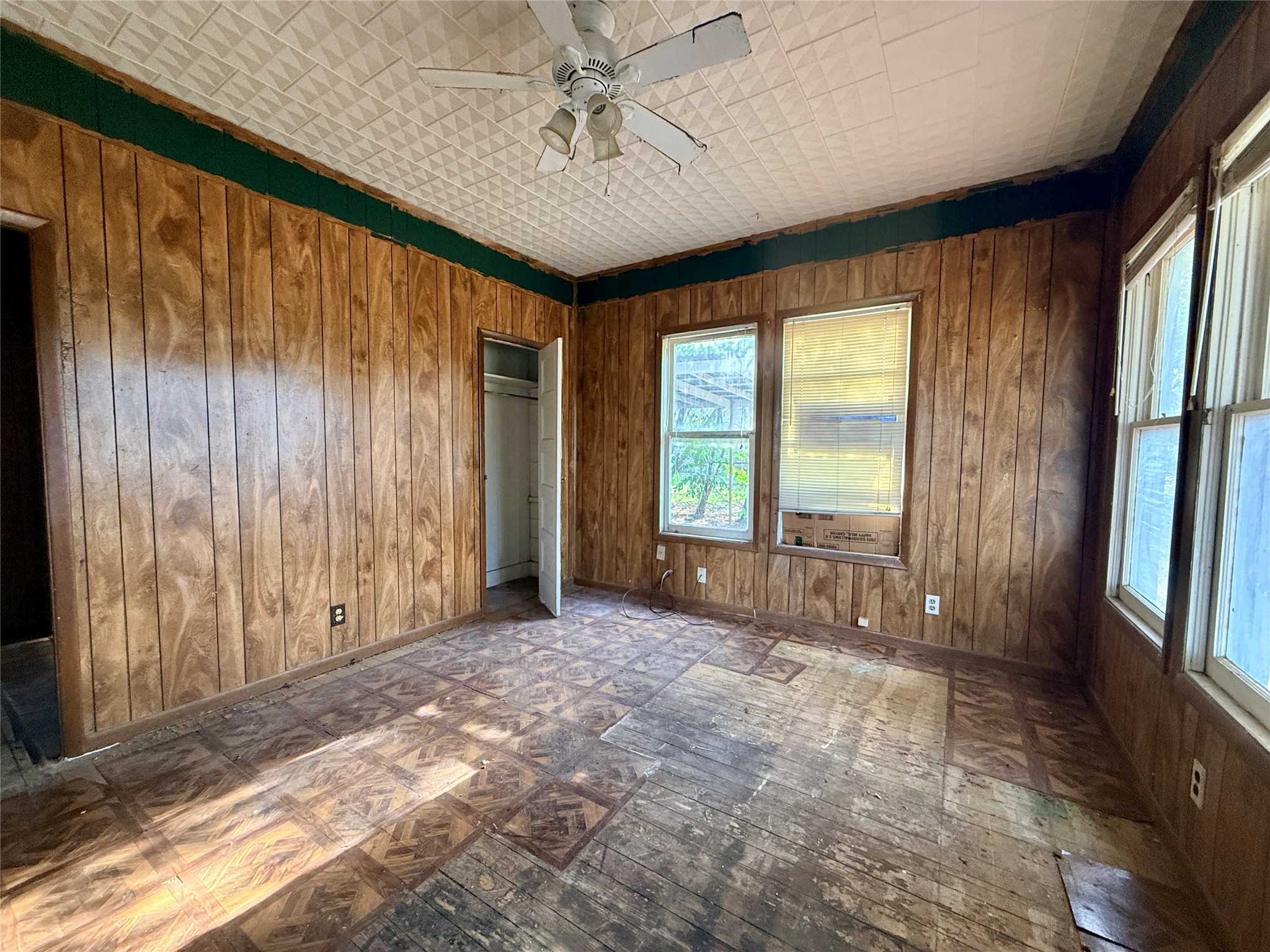 201 E Bailey Street Property Photo 4