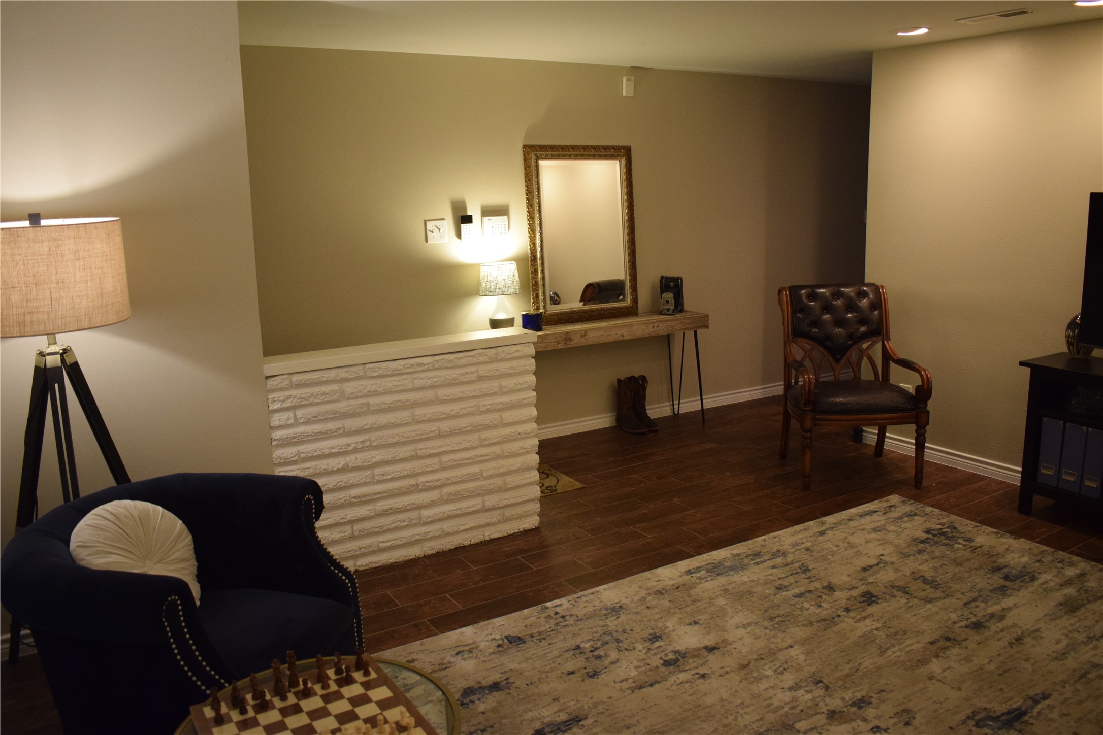 5742 Southminster Drive Property Photo 4