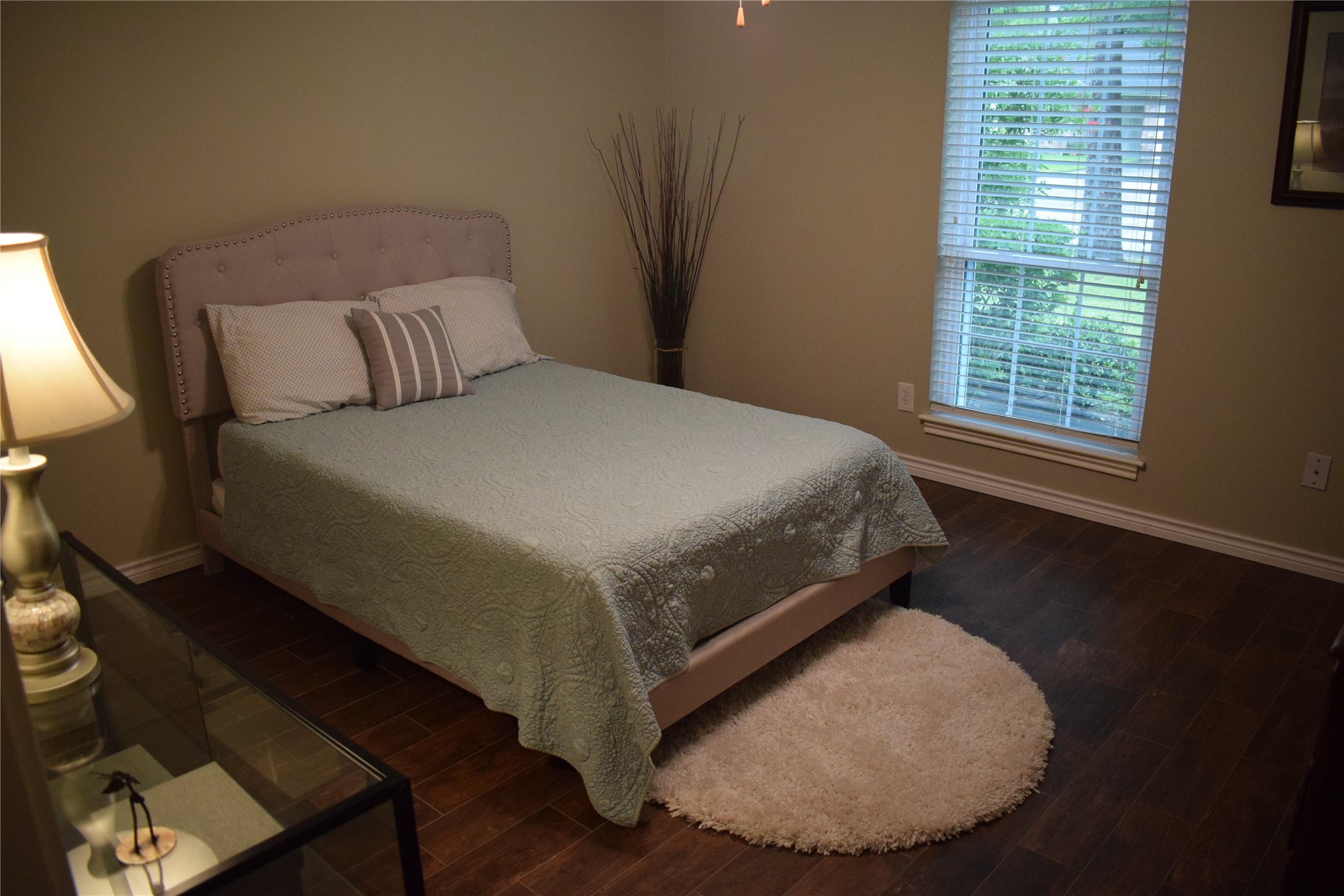 5742 Southminster Drive Property Photo 8