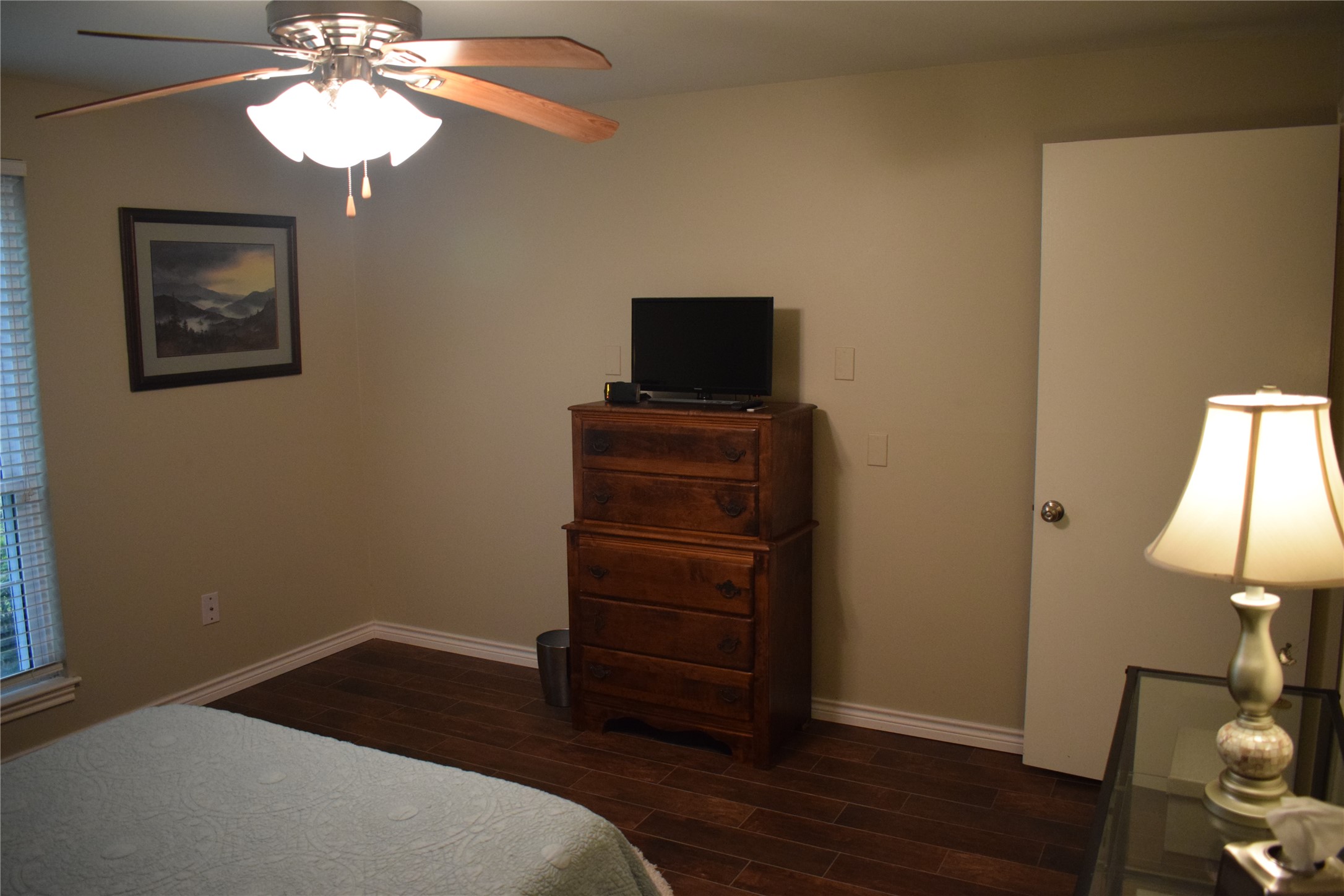 5742 Southminster Drive Property Photo 9