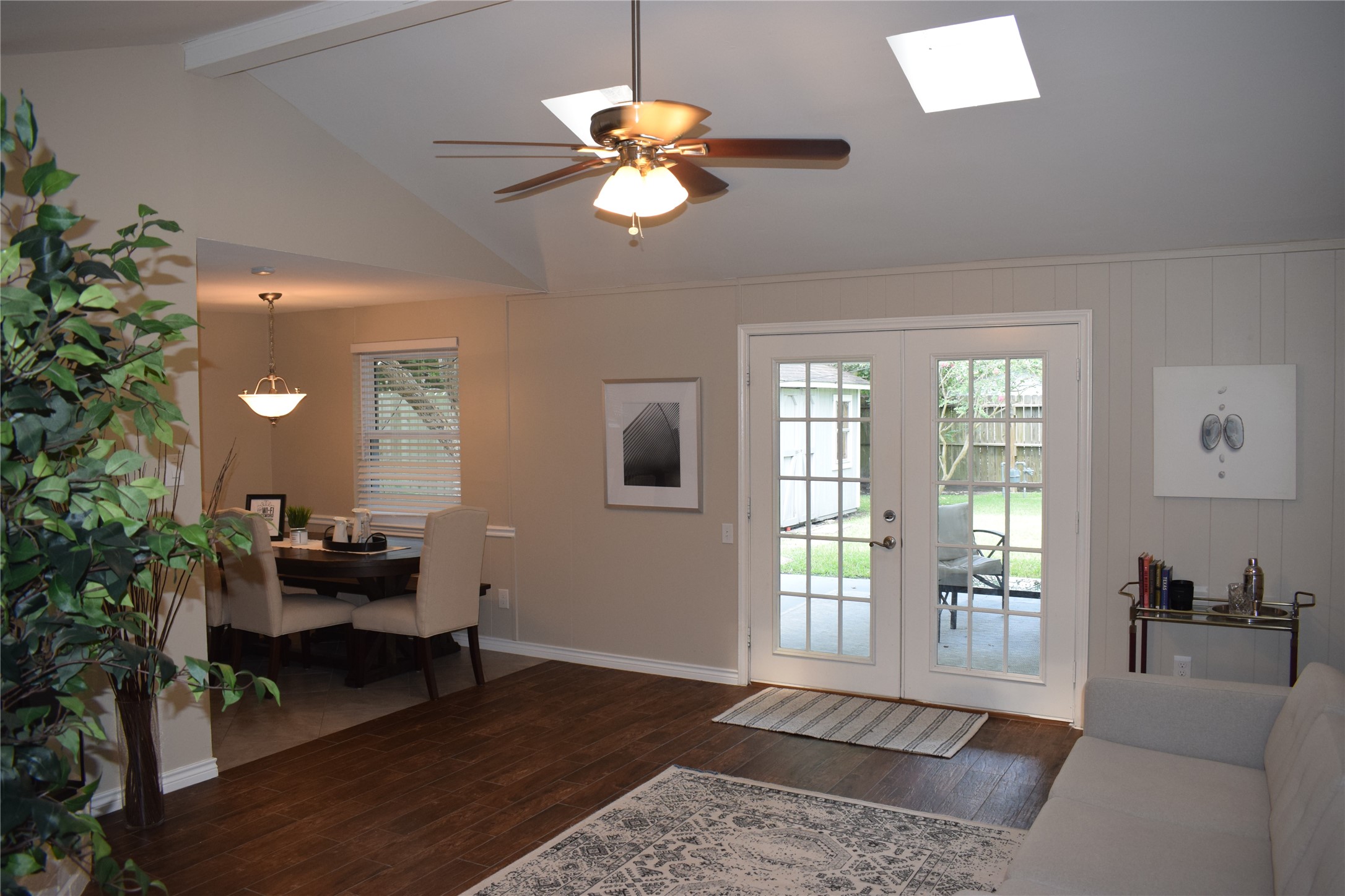 5742 Southminster Drive Property Photo 14
