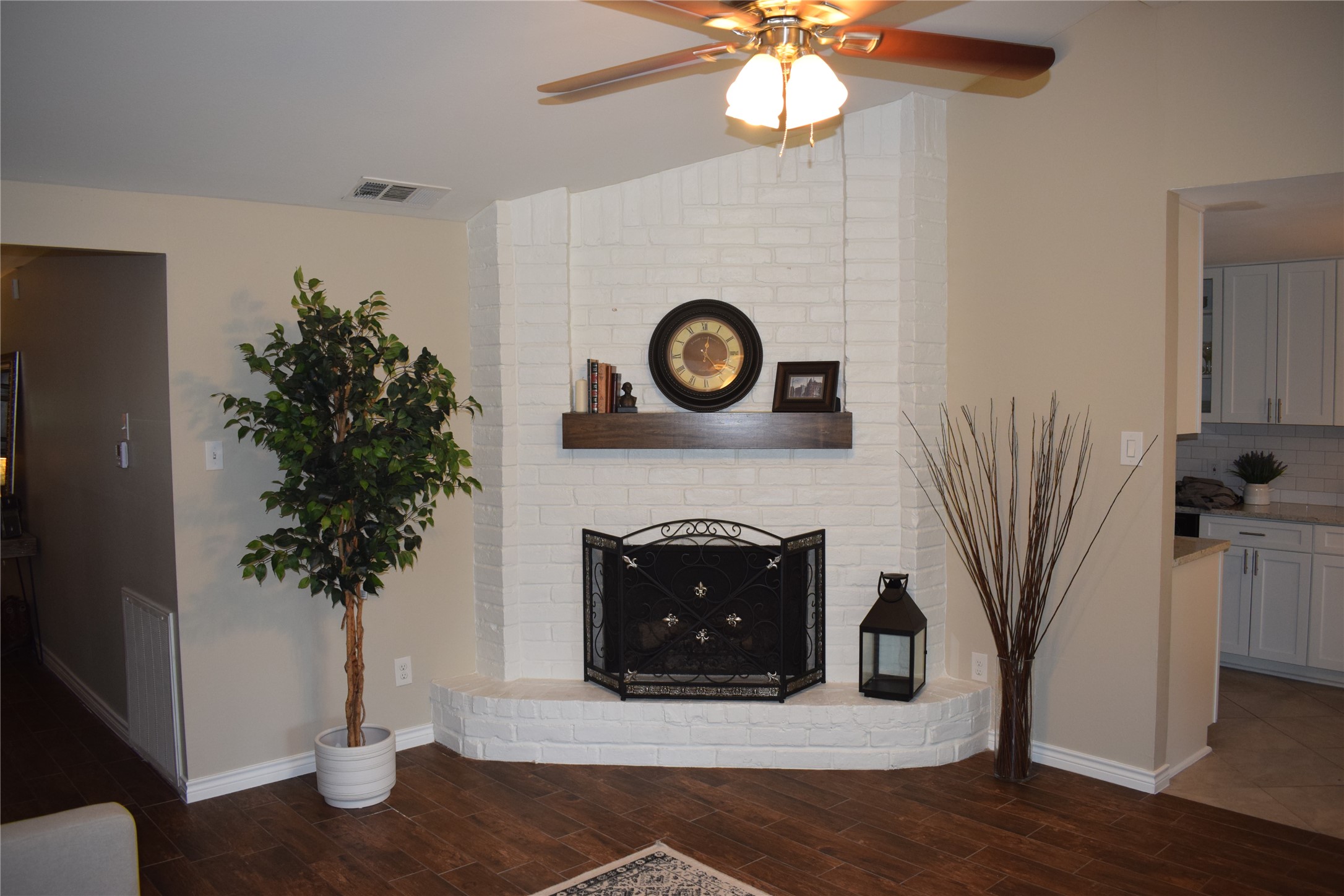 5742 Southminster Drive Property Photo 15