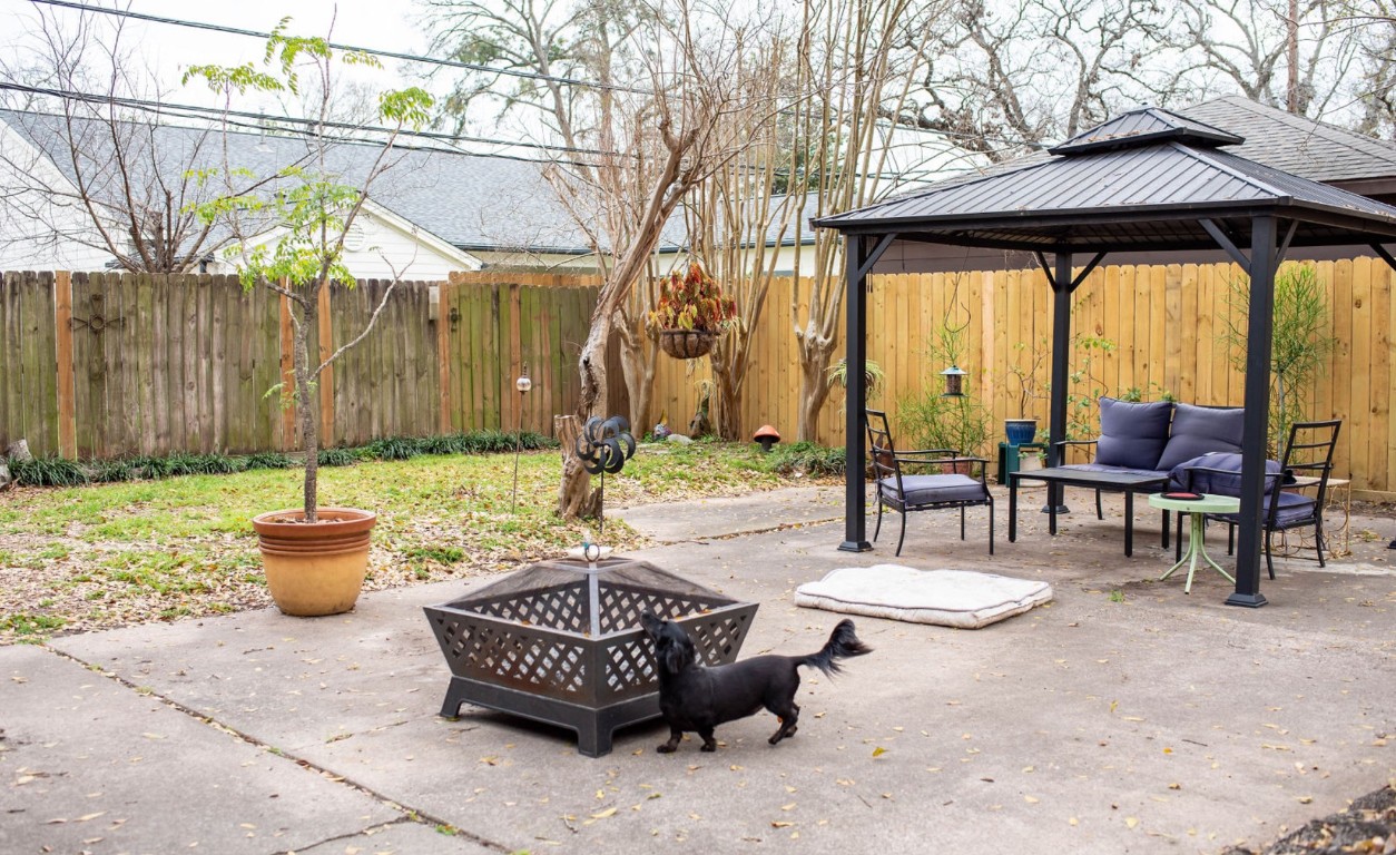 1911 Shadow Bend Dr Property Photo 18
