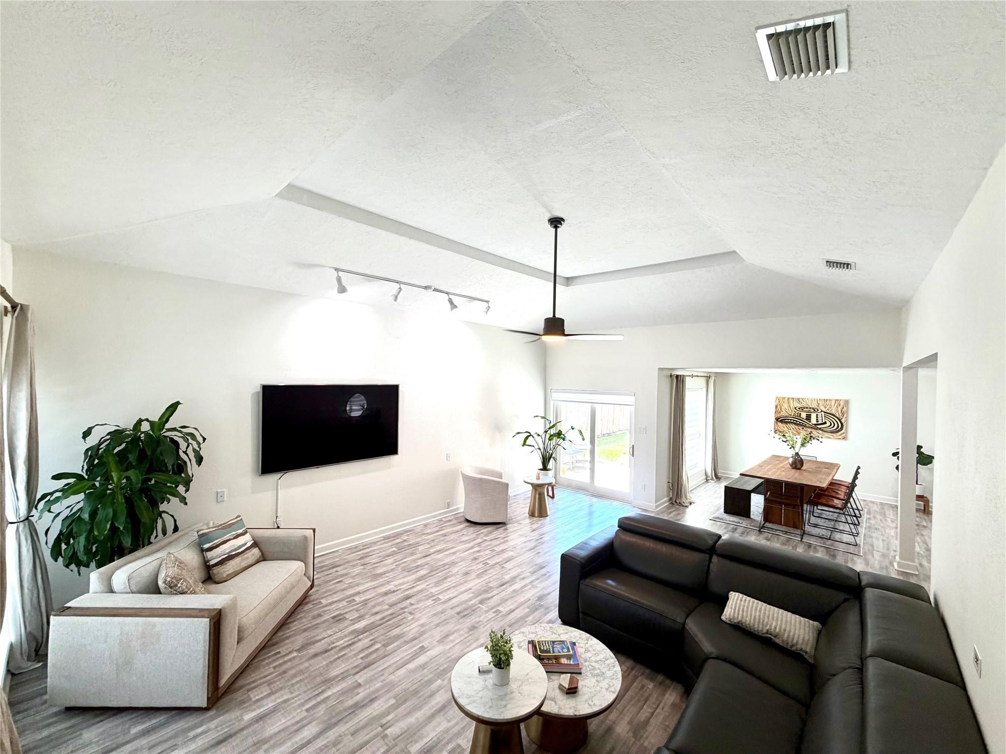 11743 Wickhollow Lane Property Photo 8