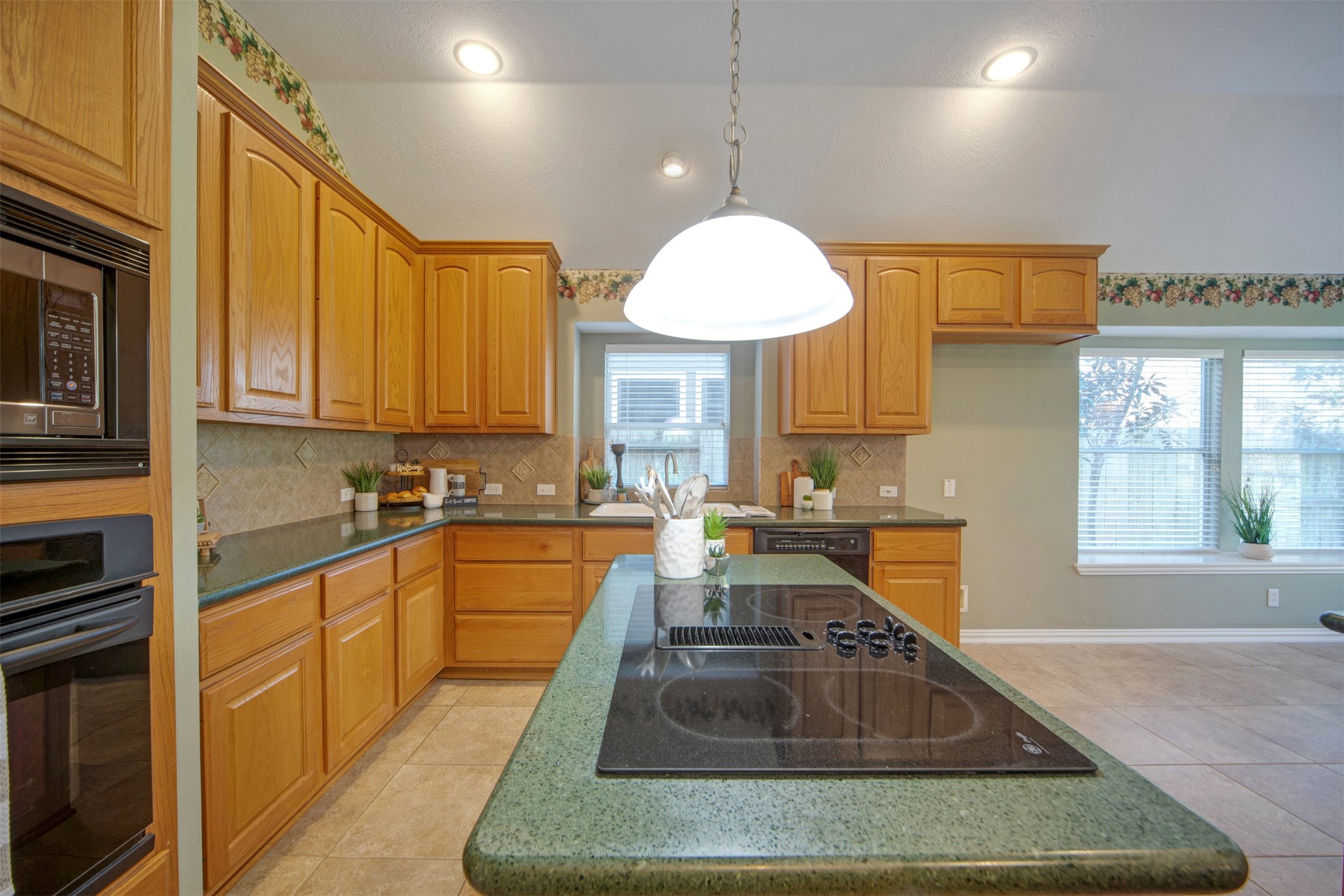 1611 Fairview Drive Property Photo 10