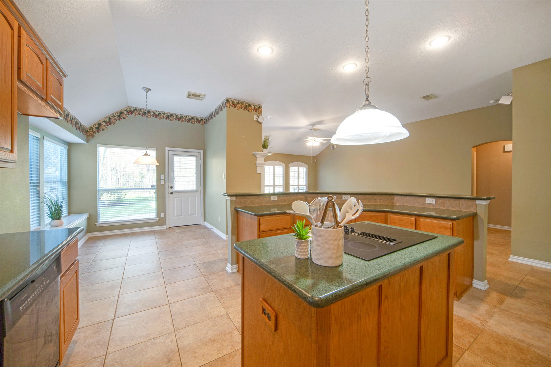 1611 Fairview Drive Property Photo 11