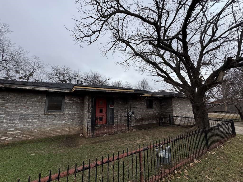 300 E Ida Avenue Property Photo