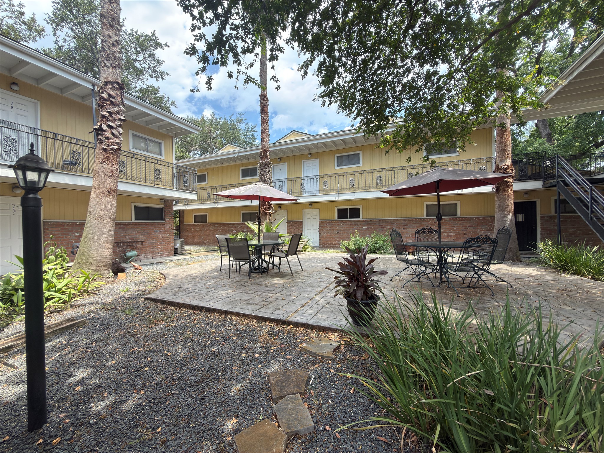 1502 Heights Boulevard 2 Property Photo 1