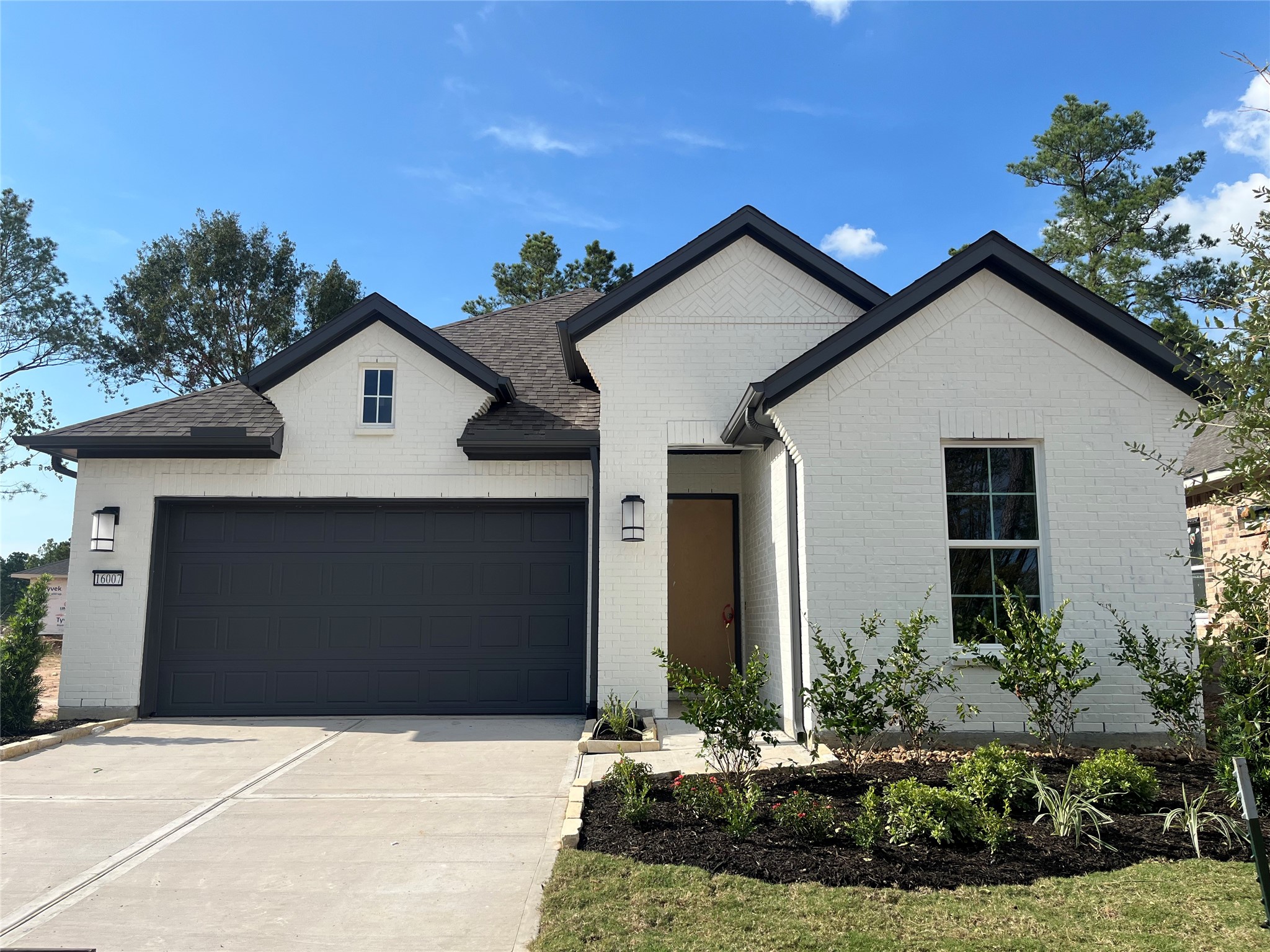 16007 Reunion Road Property Photo 1