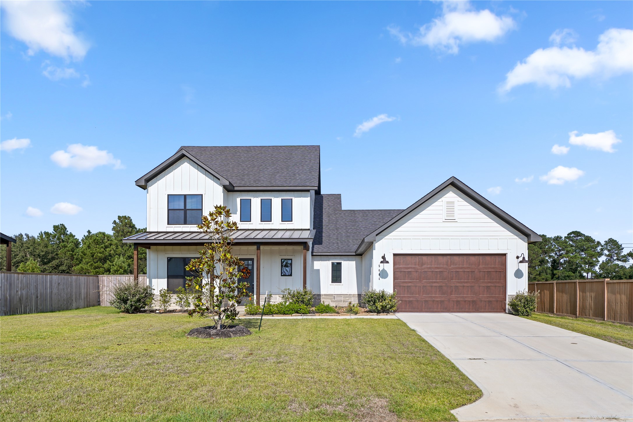 5604 Marigold Mile Drive Property Photo 1