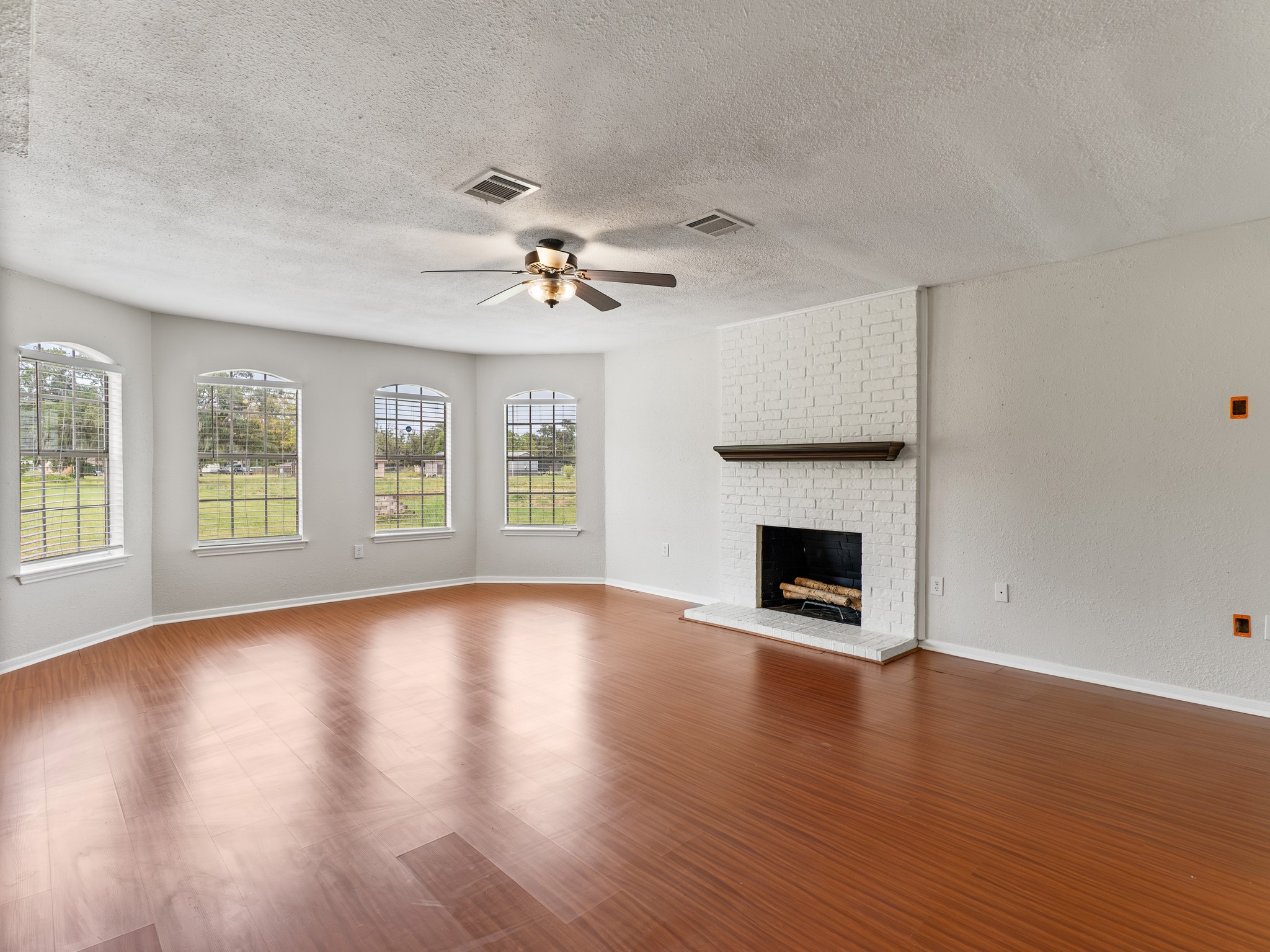 1707 County Road 348 Property Photo 6
