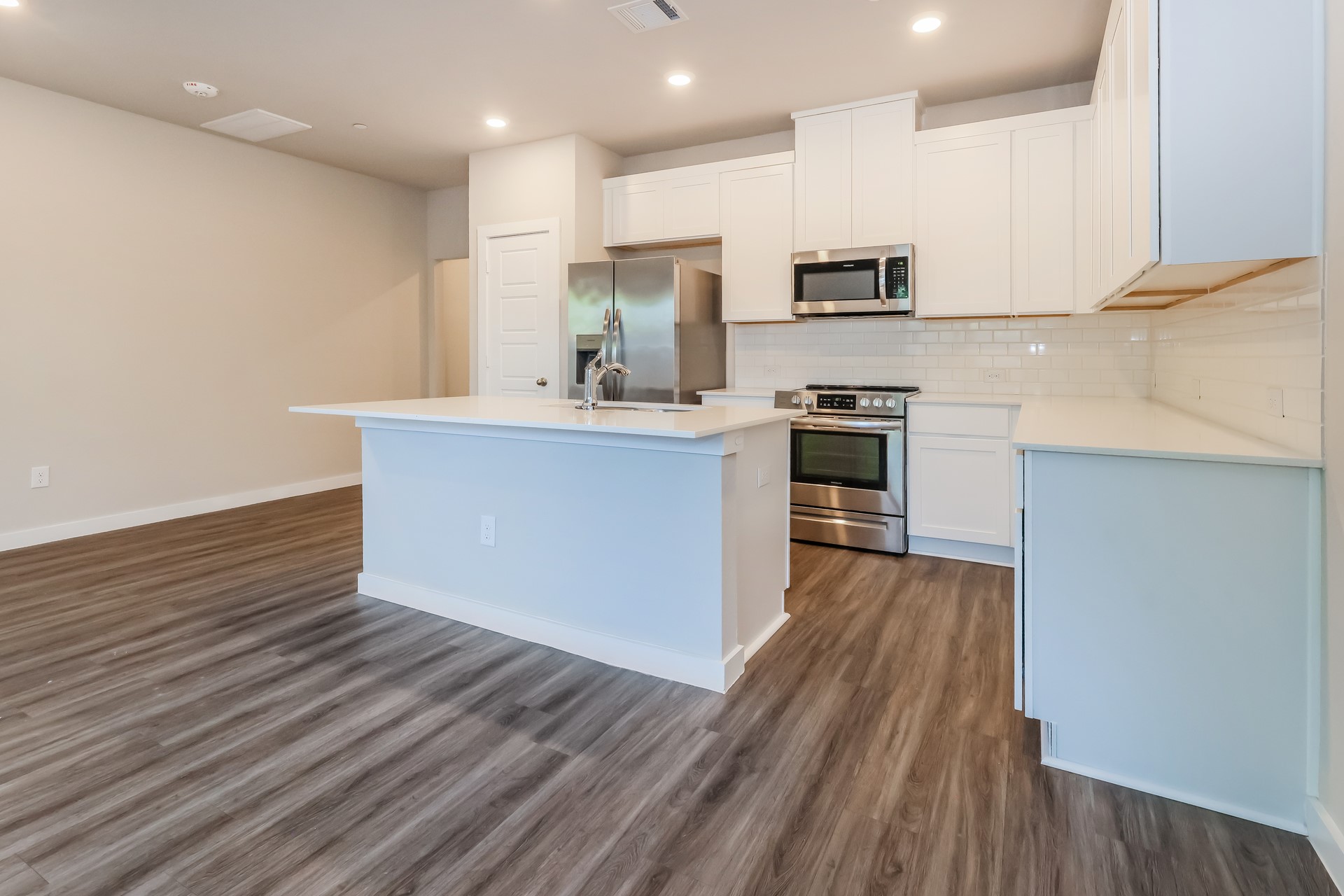 18306 W Centro Circle Property Photo 8