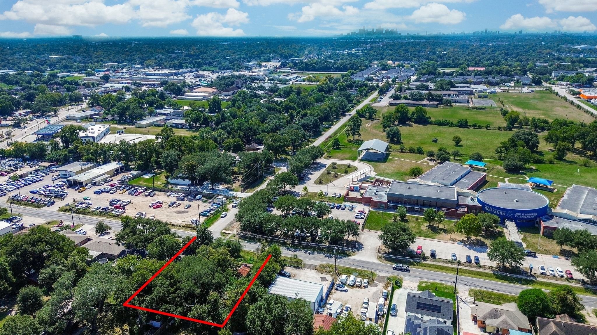749 E Canino Road Property Photo 8