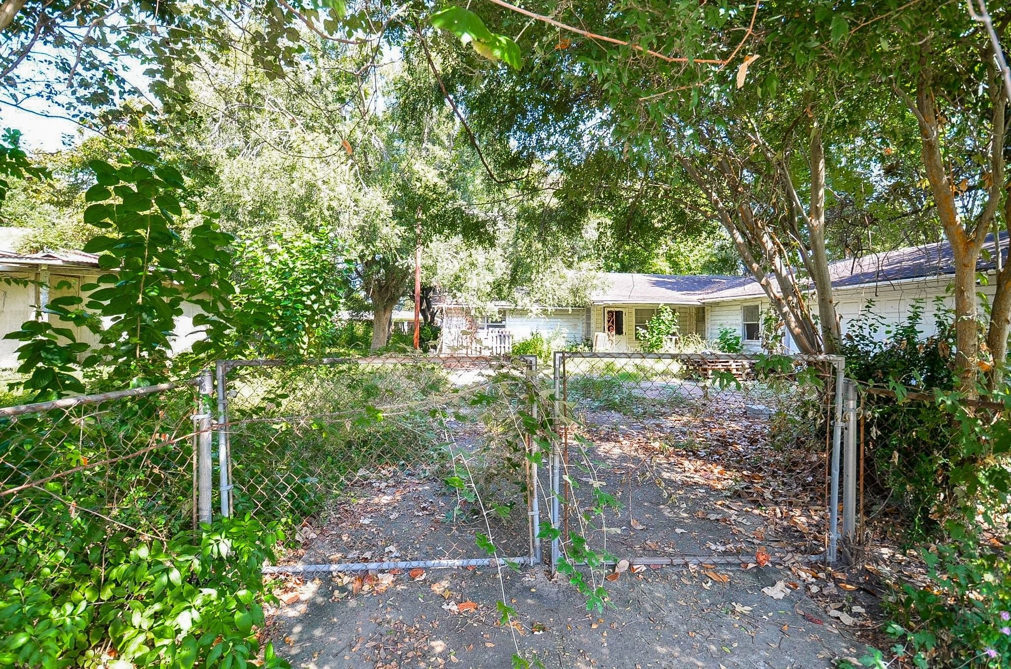 749 E Canino Road Property Photo 11