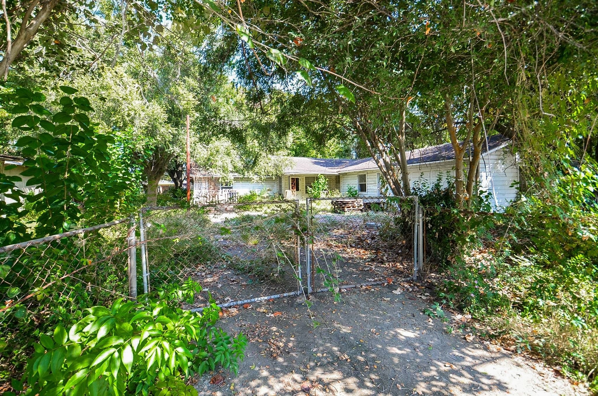 749 E Canino Road Property Photo 15