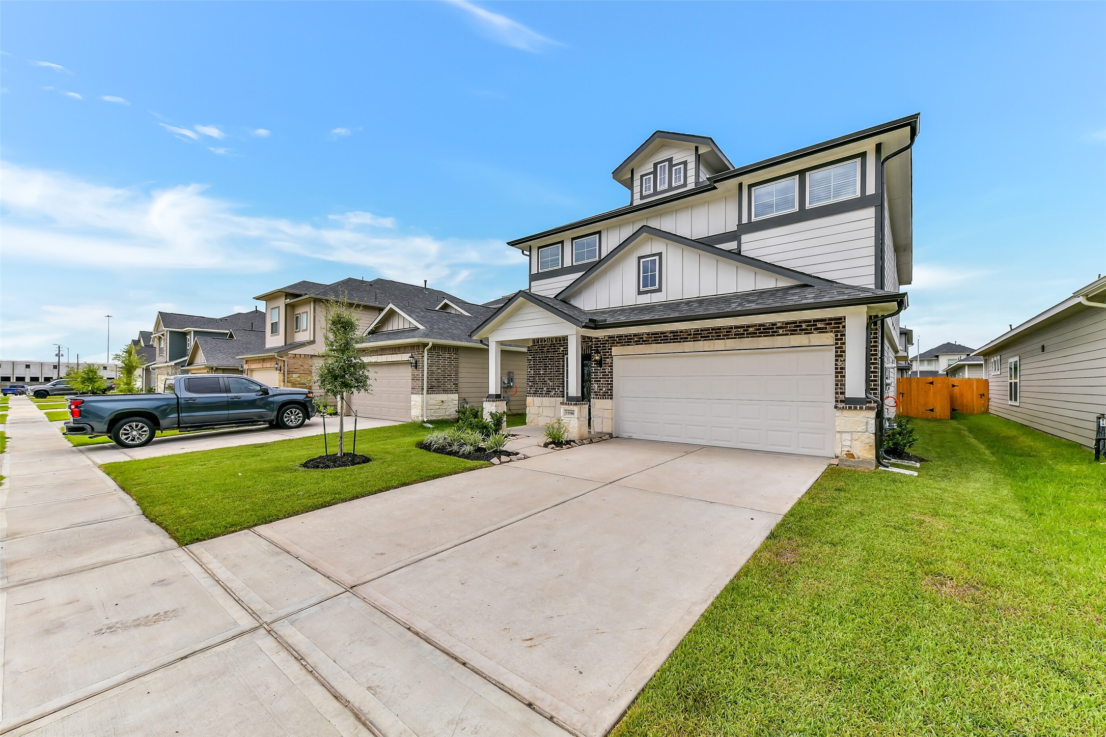 15506 Foresail Lane Property Photo 2