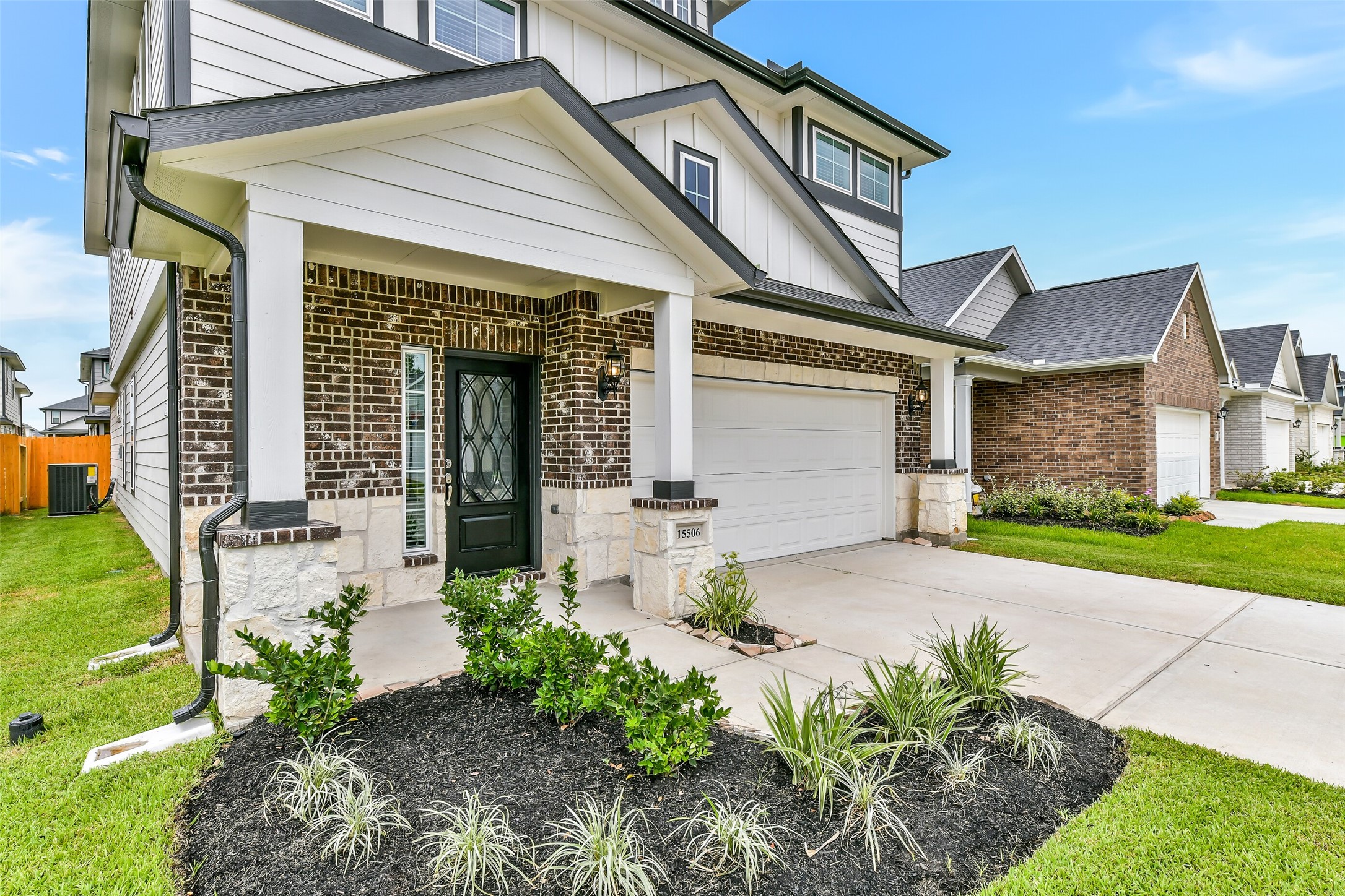 15506 Foresail Lane Property Photo 3
