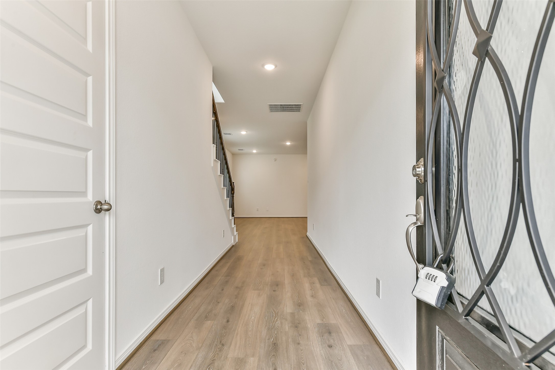 15506 Foresail Lane Property Photo 4