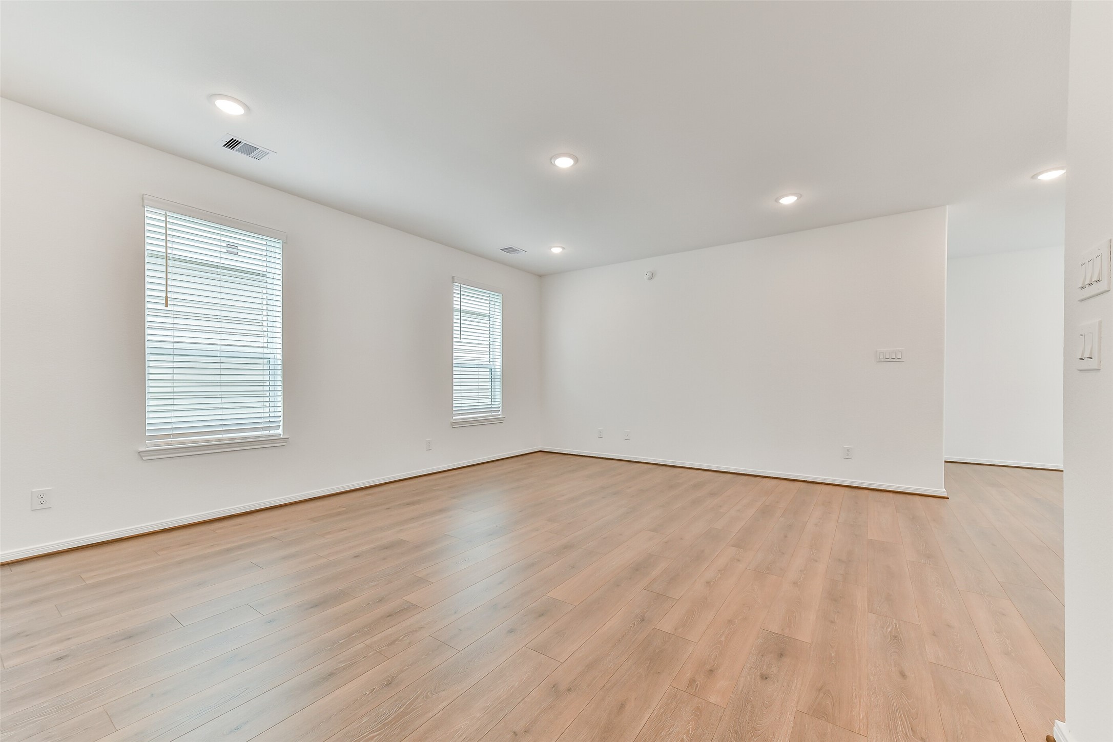 15506 Foresail Lane Property Photo 5