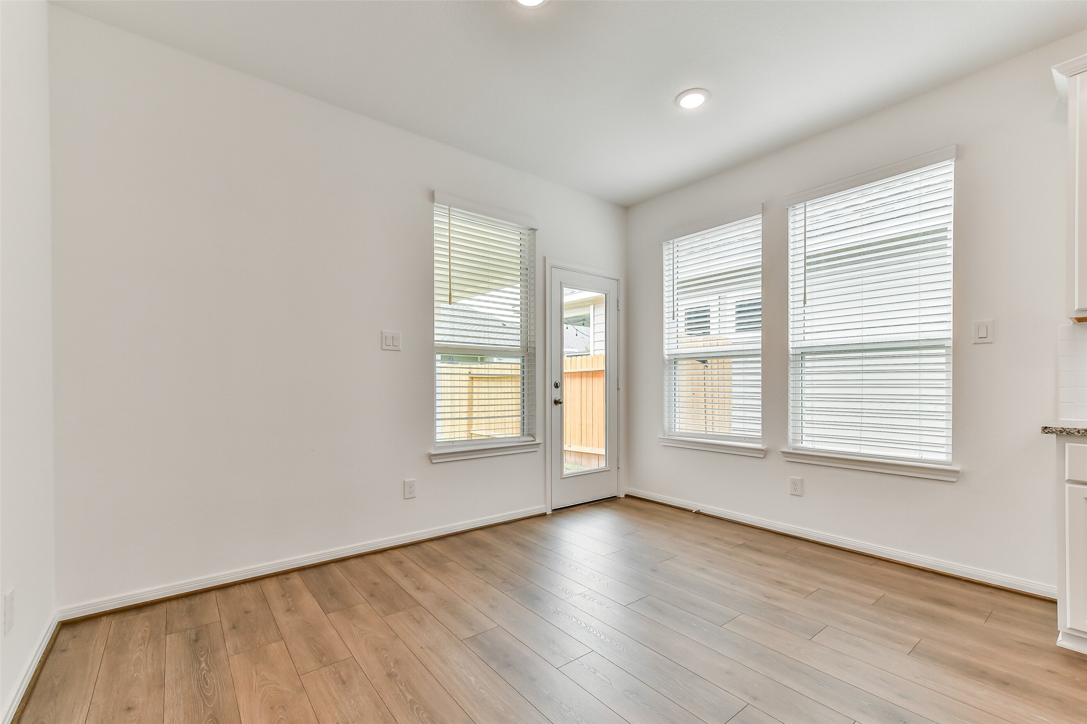 15506 Foresail Lane Property Photo 11