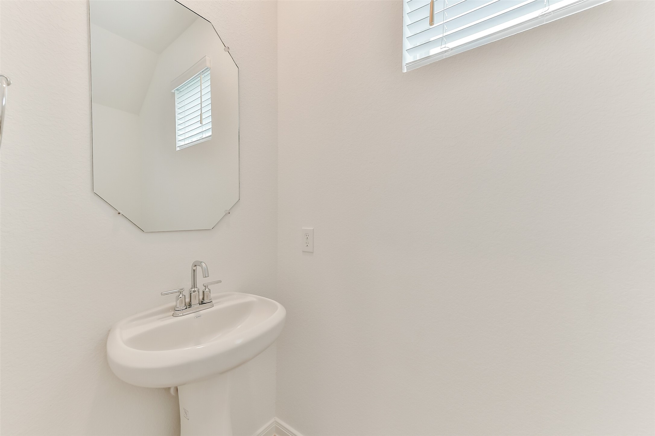 15506 Foresail Lane Property Photo 14