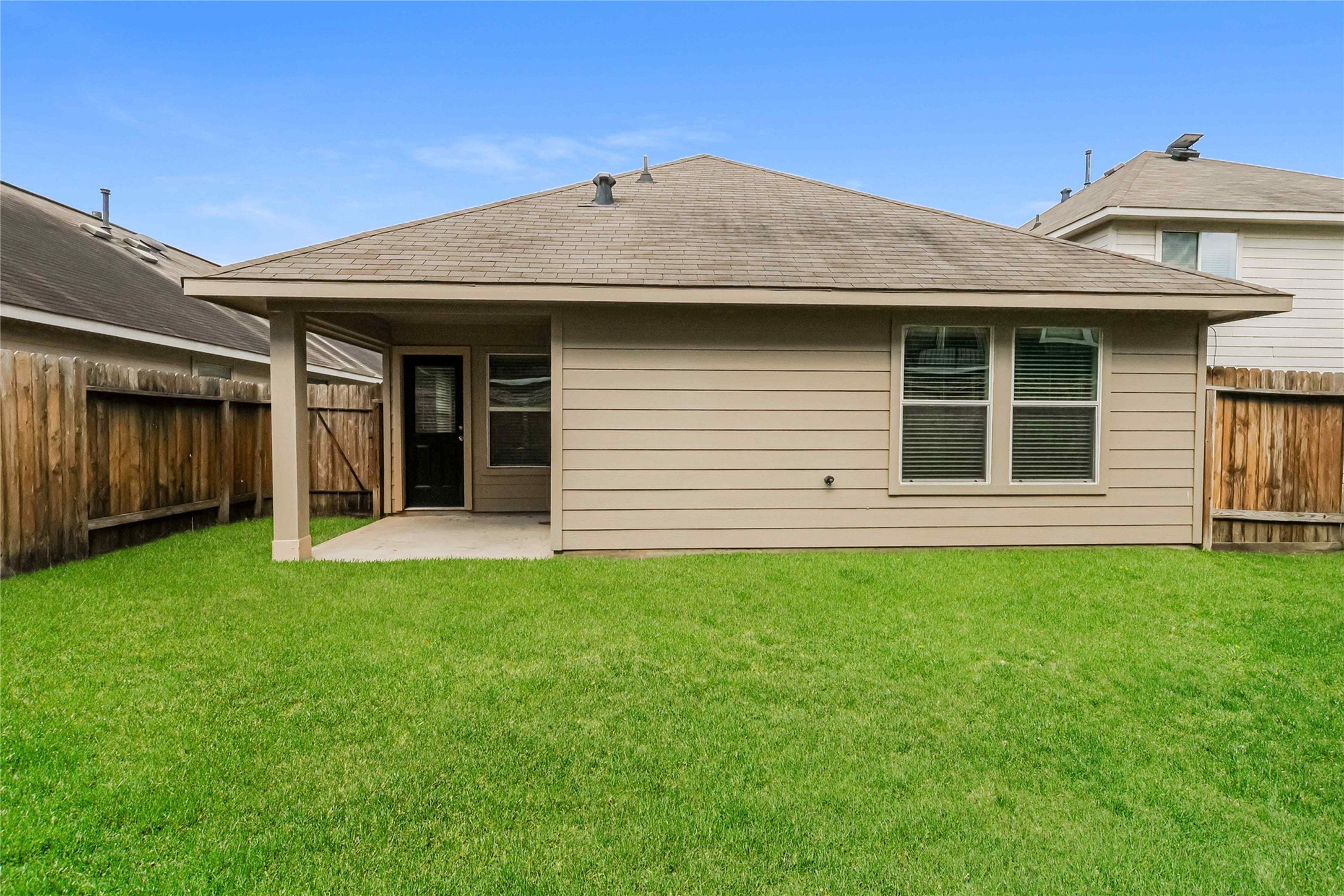 5530 Plantation Forest Drive Property Photo 4