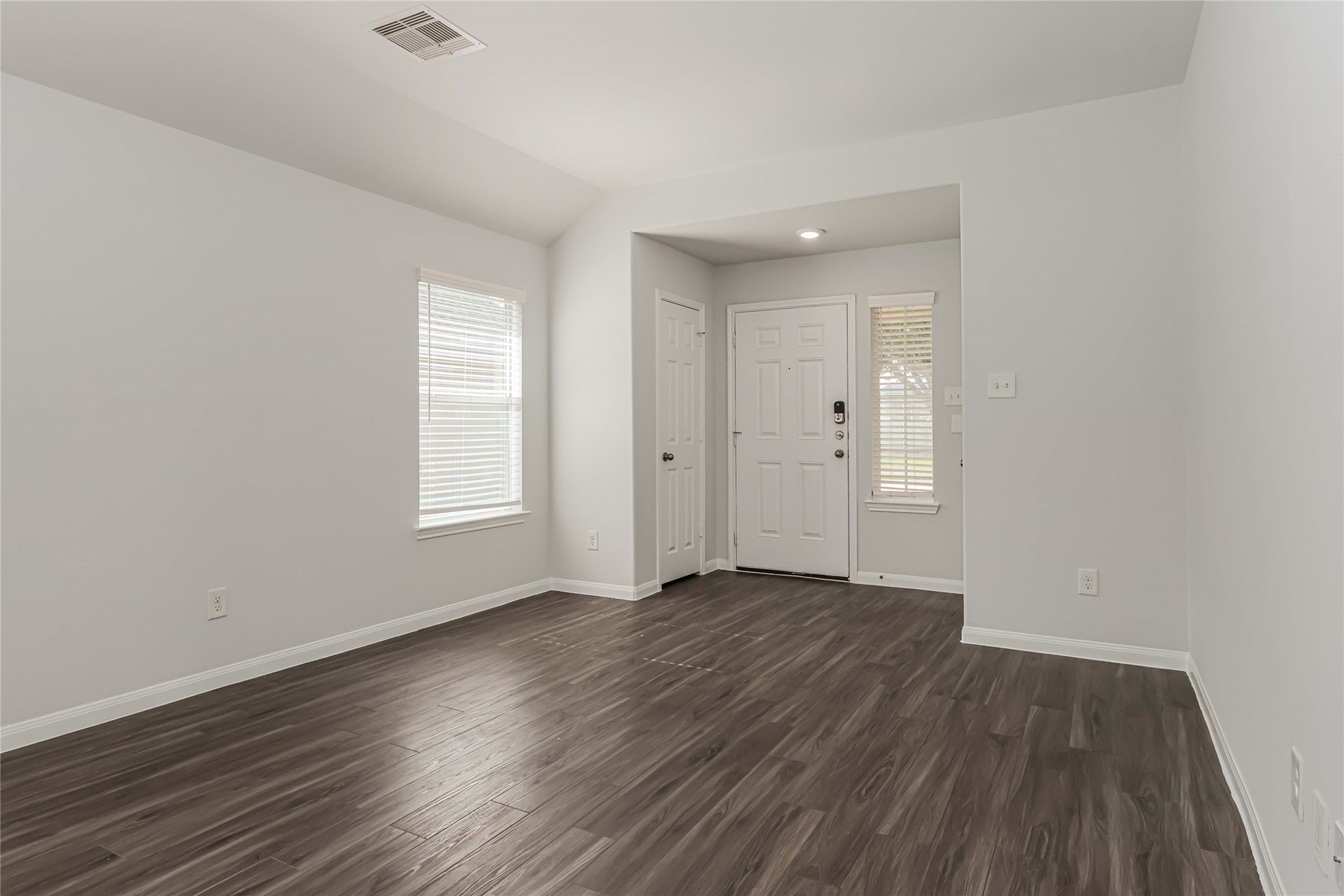 5530 Plantation Forest Drive Property Photo 8