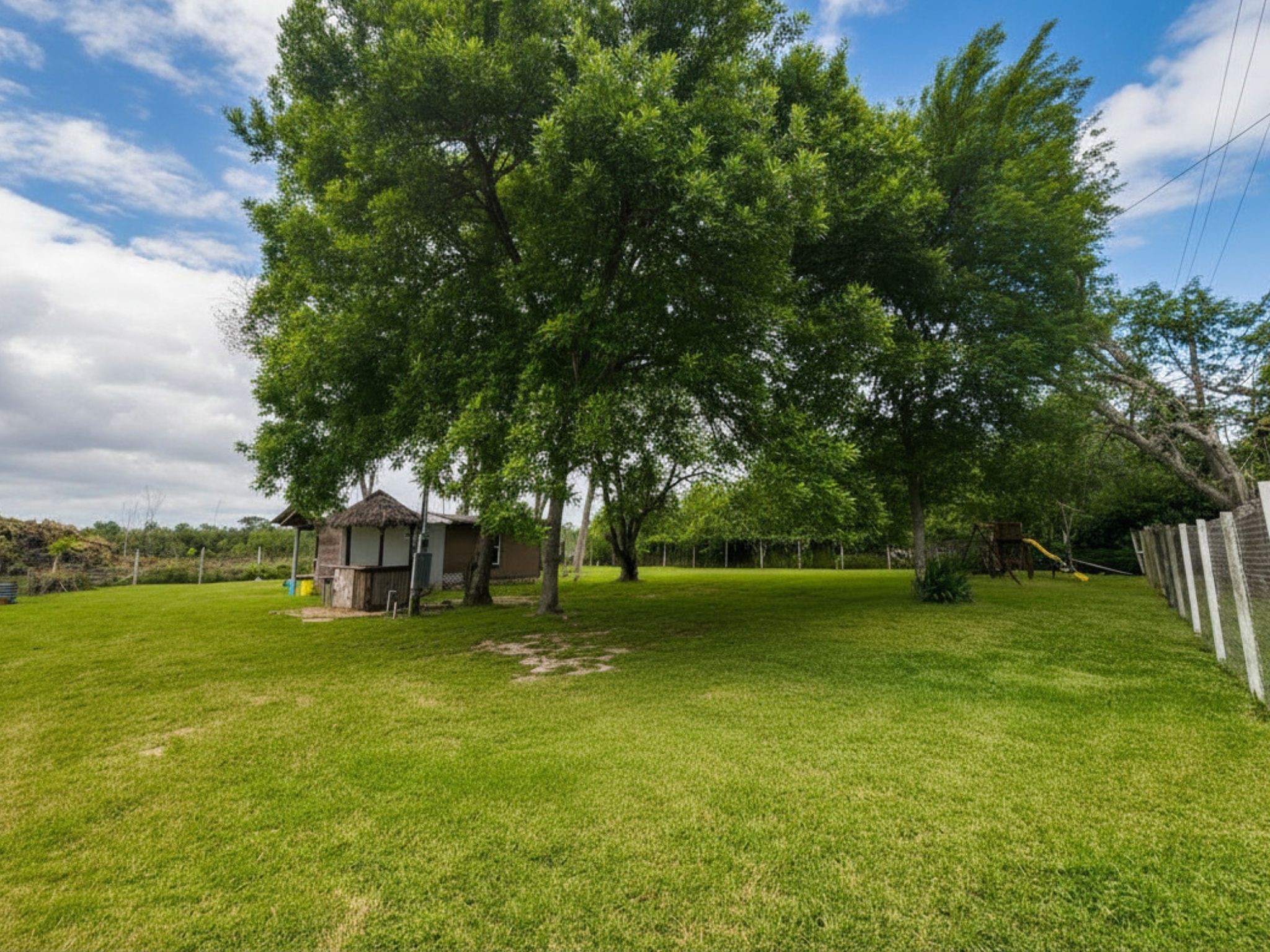 8925 Spruce Street Property Photo 5