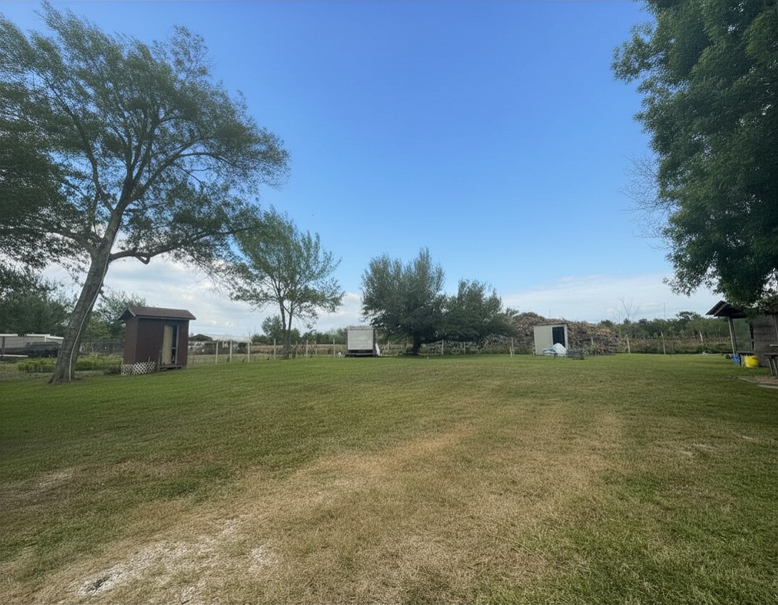 8925 Spruce Street Property Photo 7
