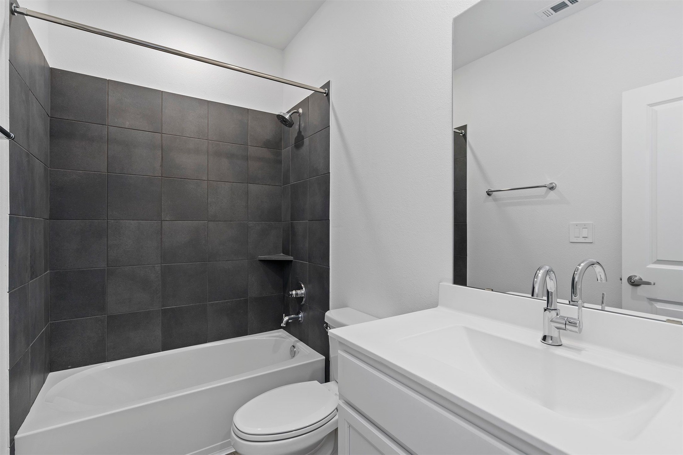 906 Golden Willow Lane Property Photo 24