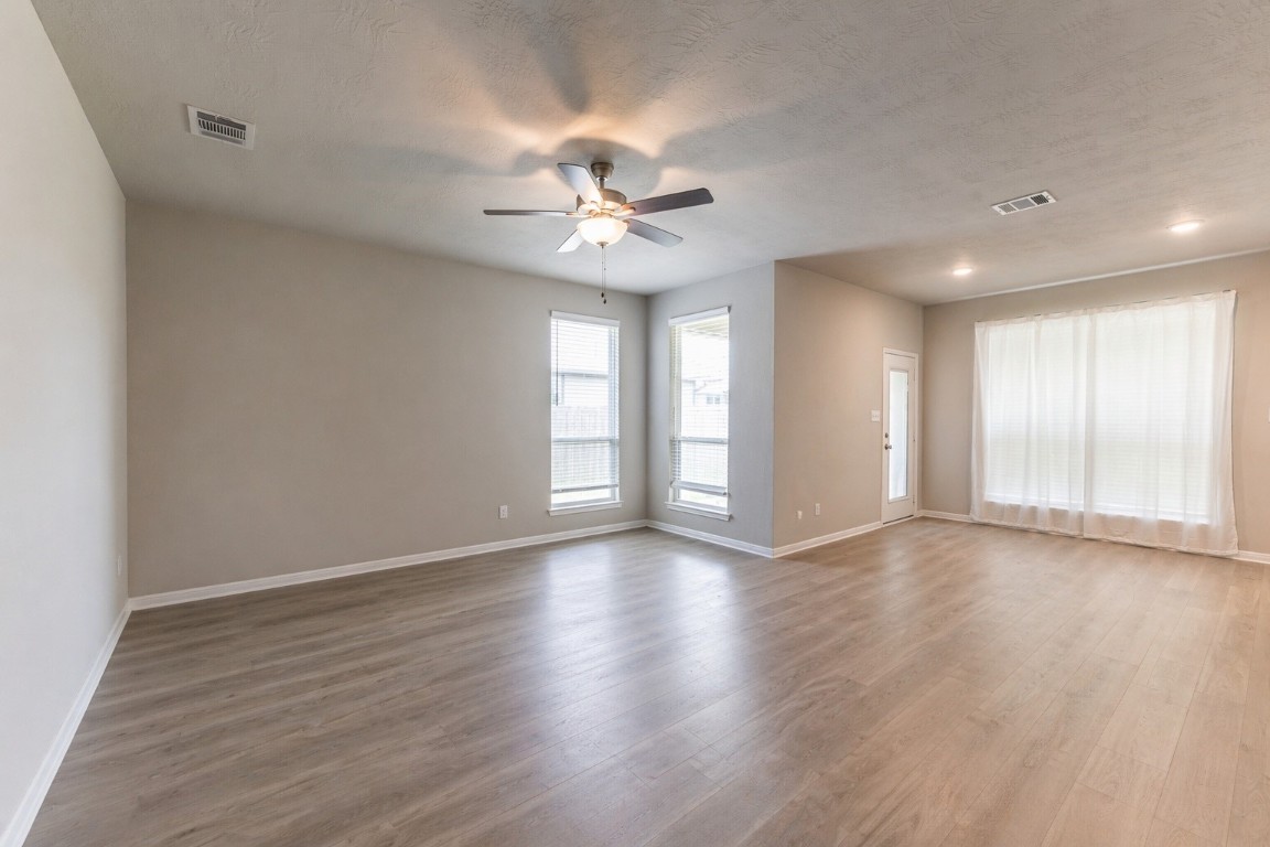 104 Laurel Oak Drive Property Photo 3