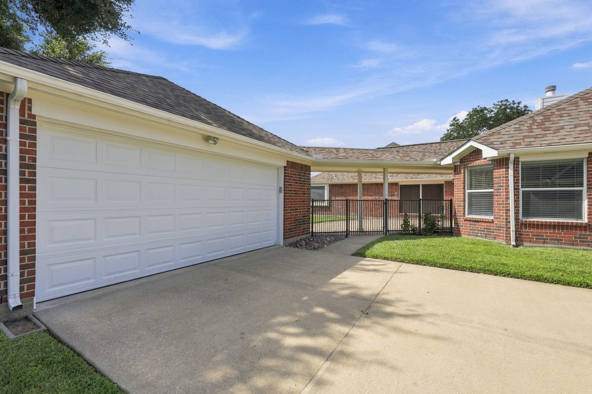 33211 Woodton Court Property Photo 4