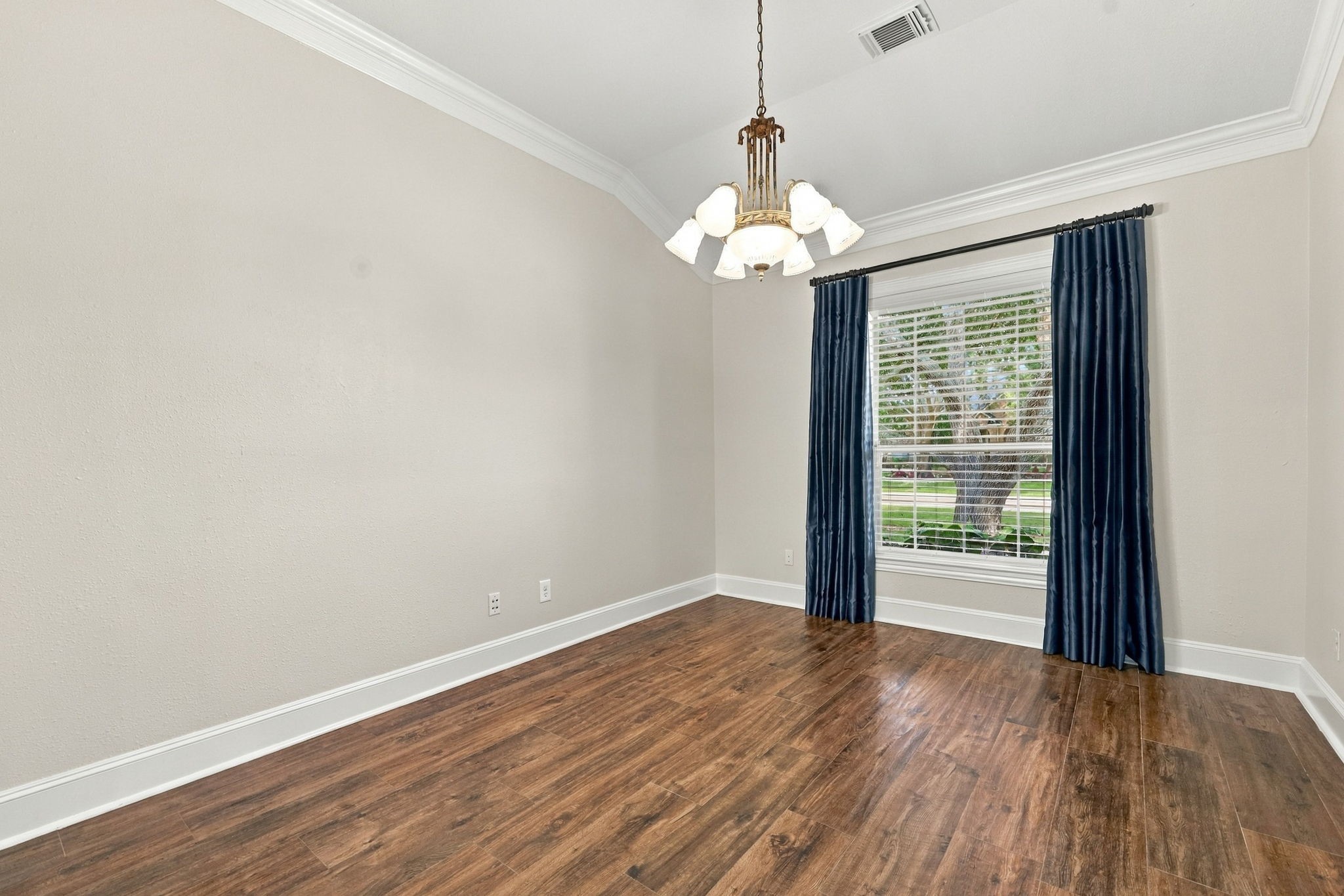 33211 Woodton Court Property Photo 9