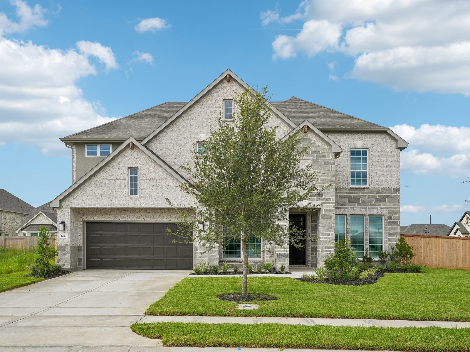 5233 Great Oaks Drive Property Photo 1