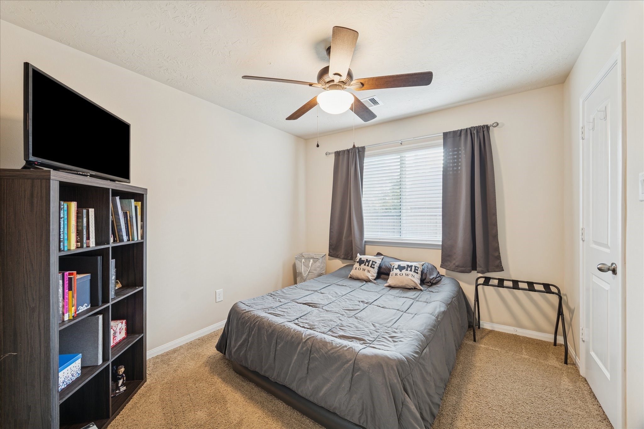 3203 Pine Hollow Circle Property Photo 17