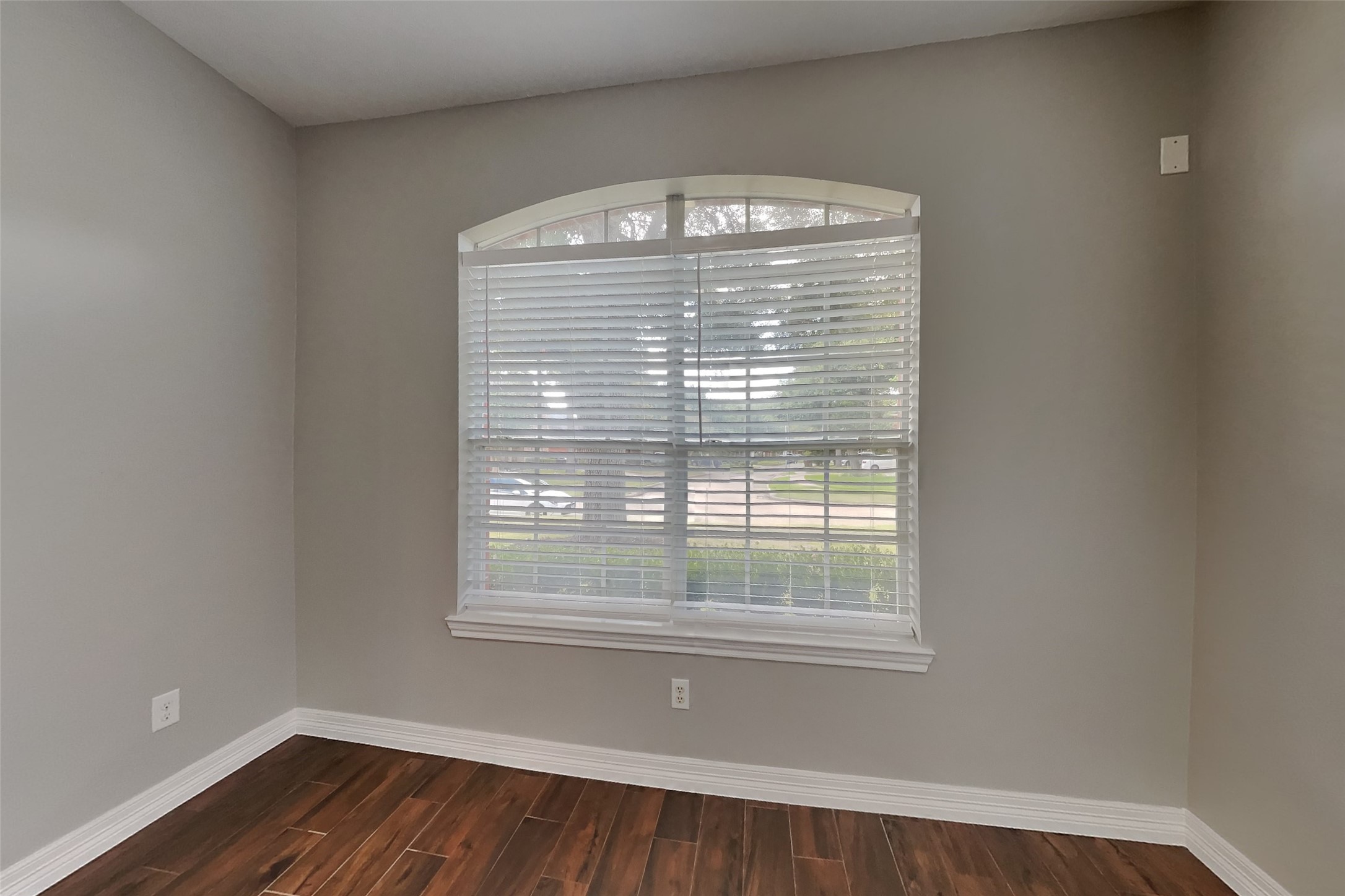 21638 Wildcroft Drive Property Photo 2